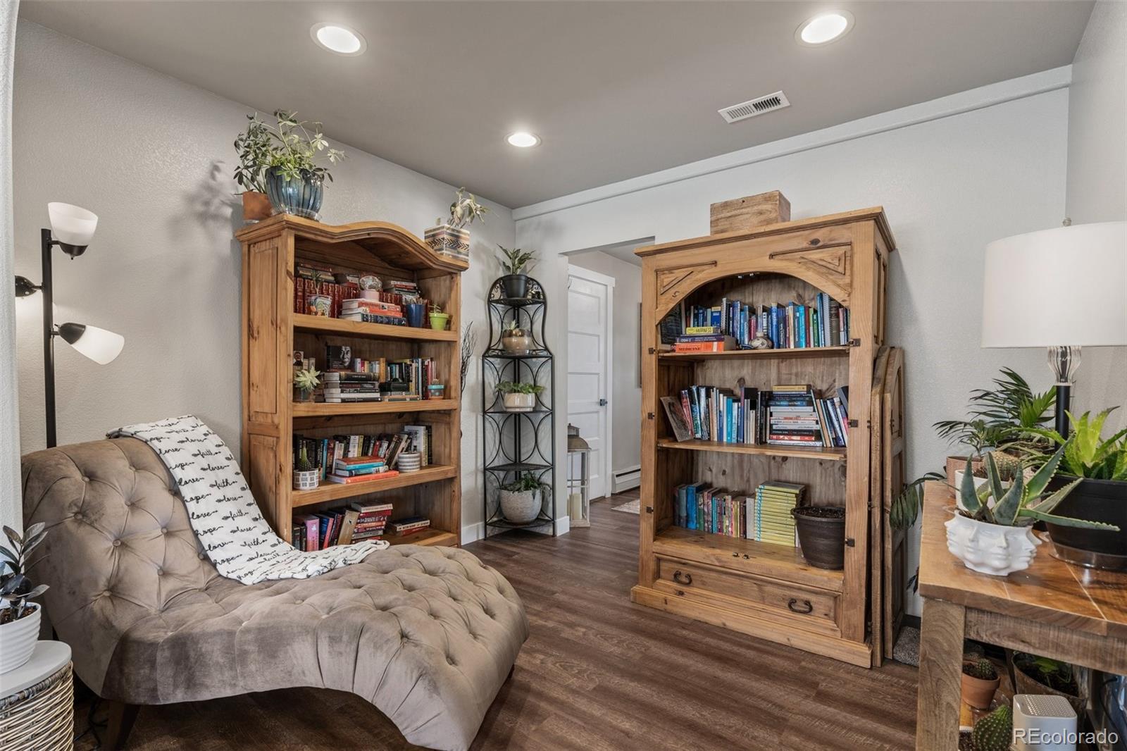 MLS Image #11 for 1996 s niagara street,denver, Colorado