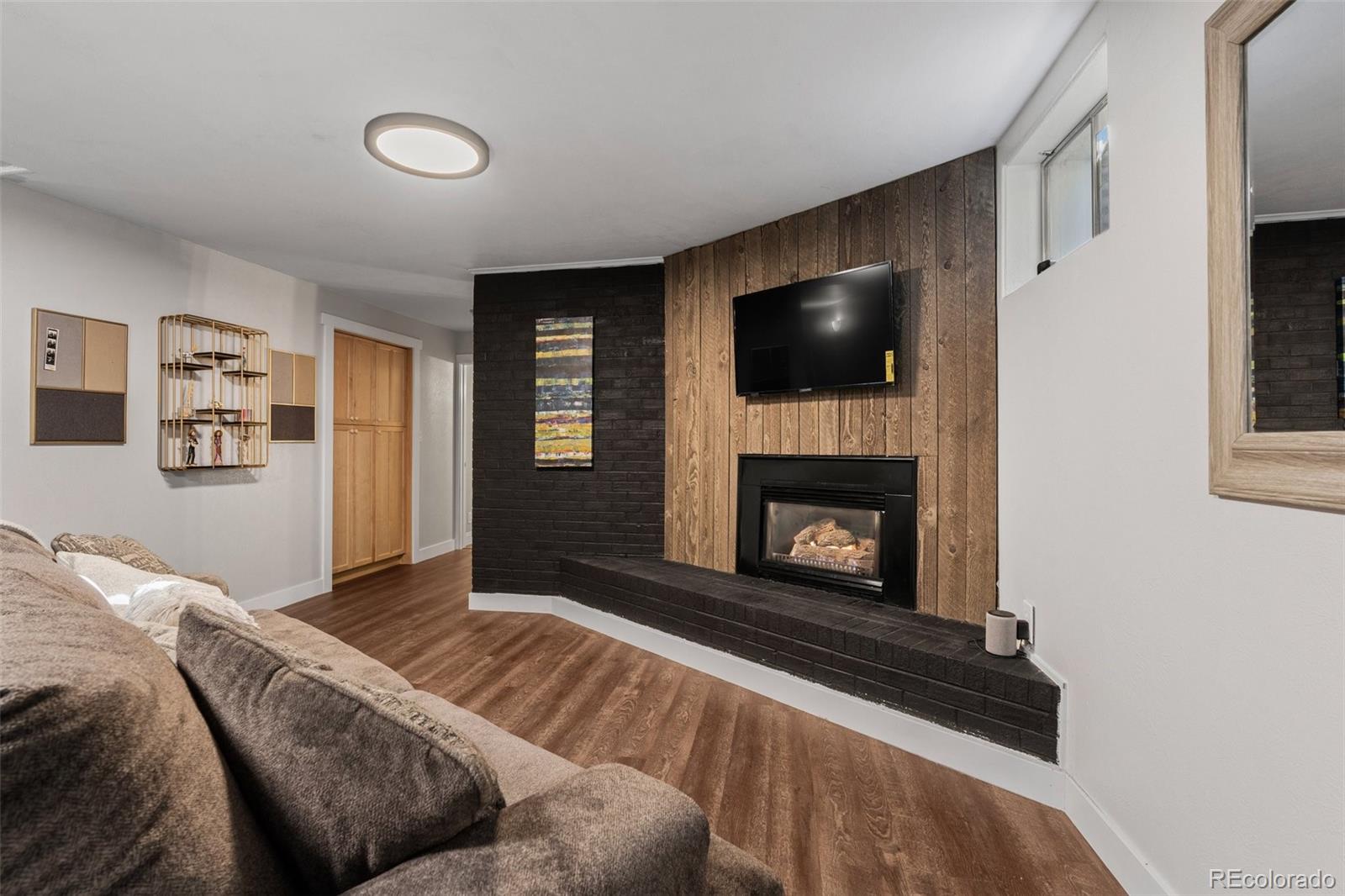 MLS Image #22 for 1996 s niagara street,denver, Colorado