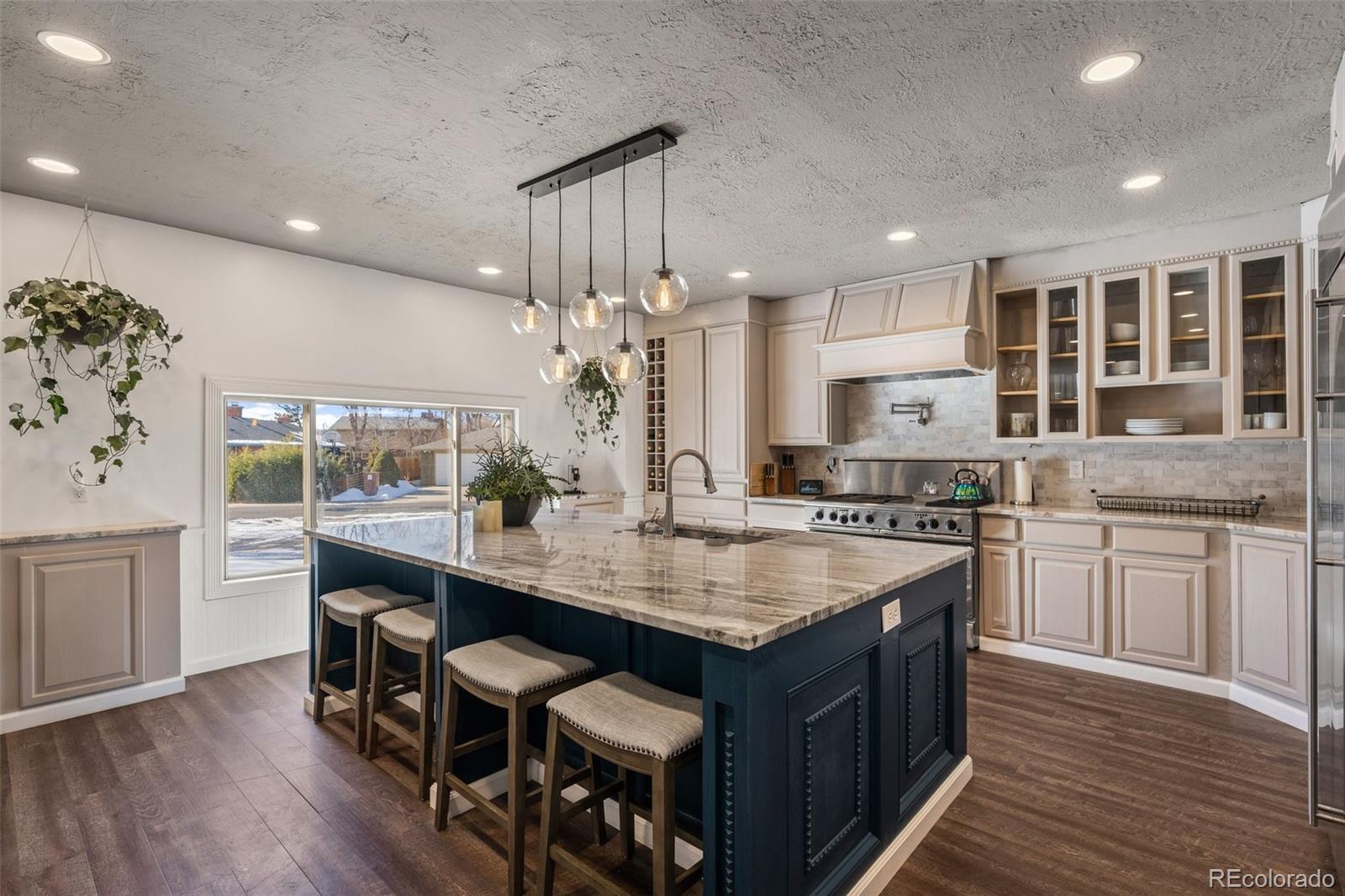 MLS Image #8 for 1996 s niagara street,denver, Colorado