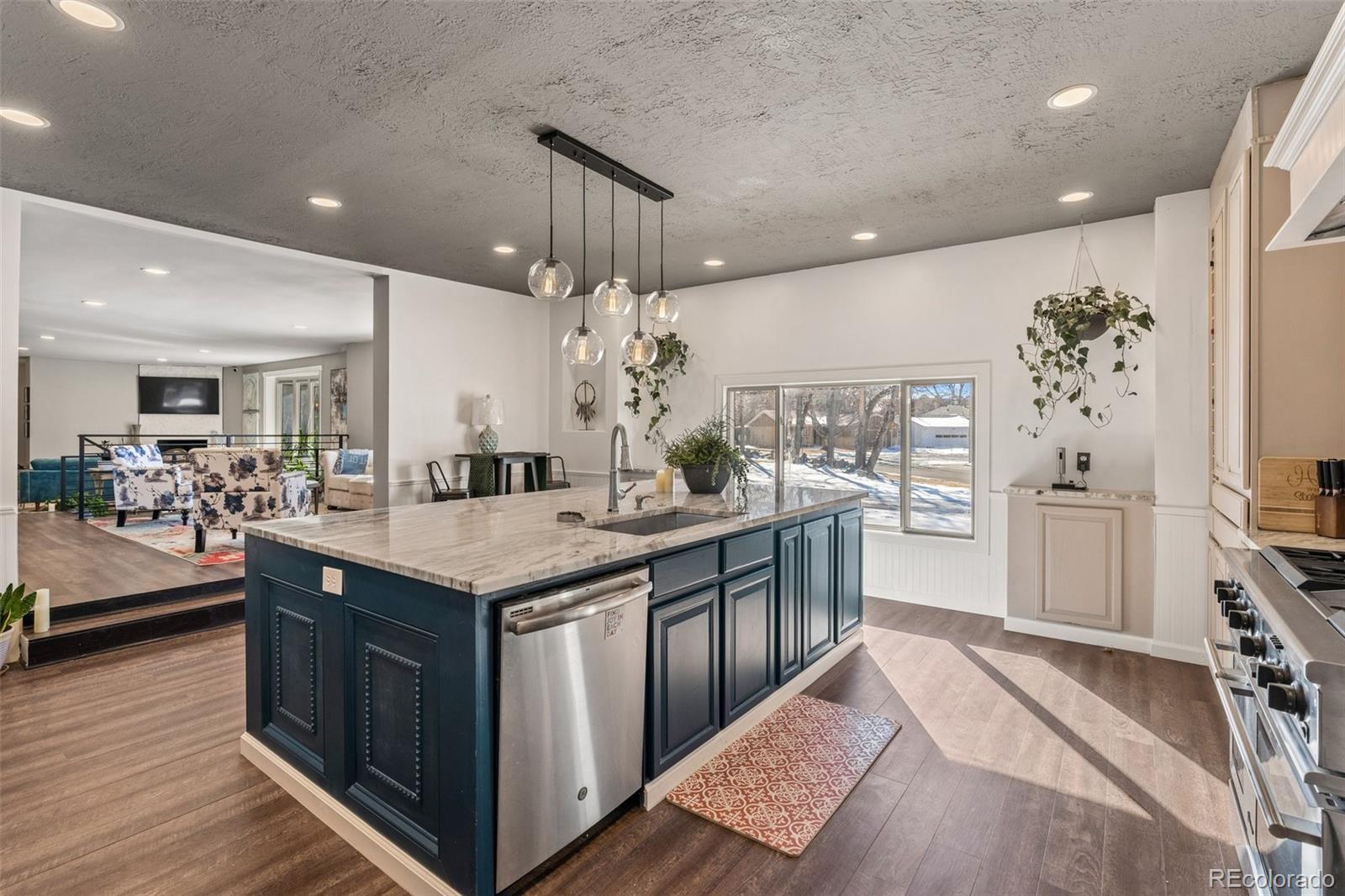 MLS Image #9 for 1996 s niagara street,denver, Colorado