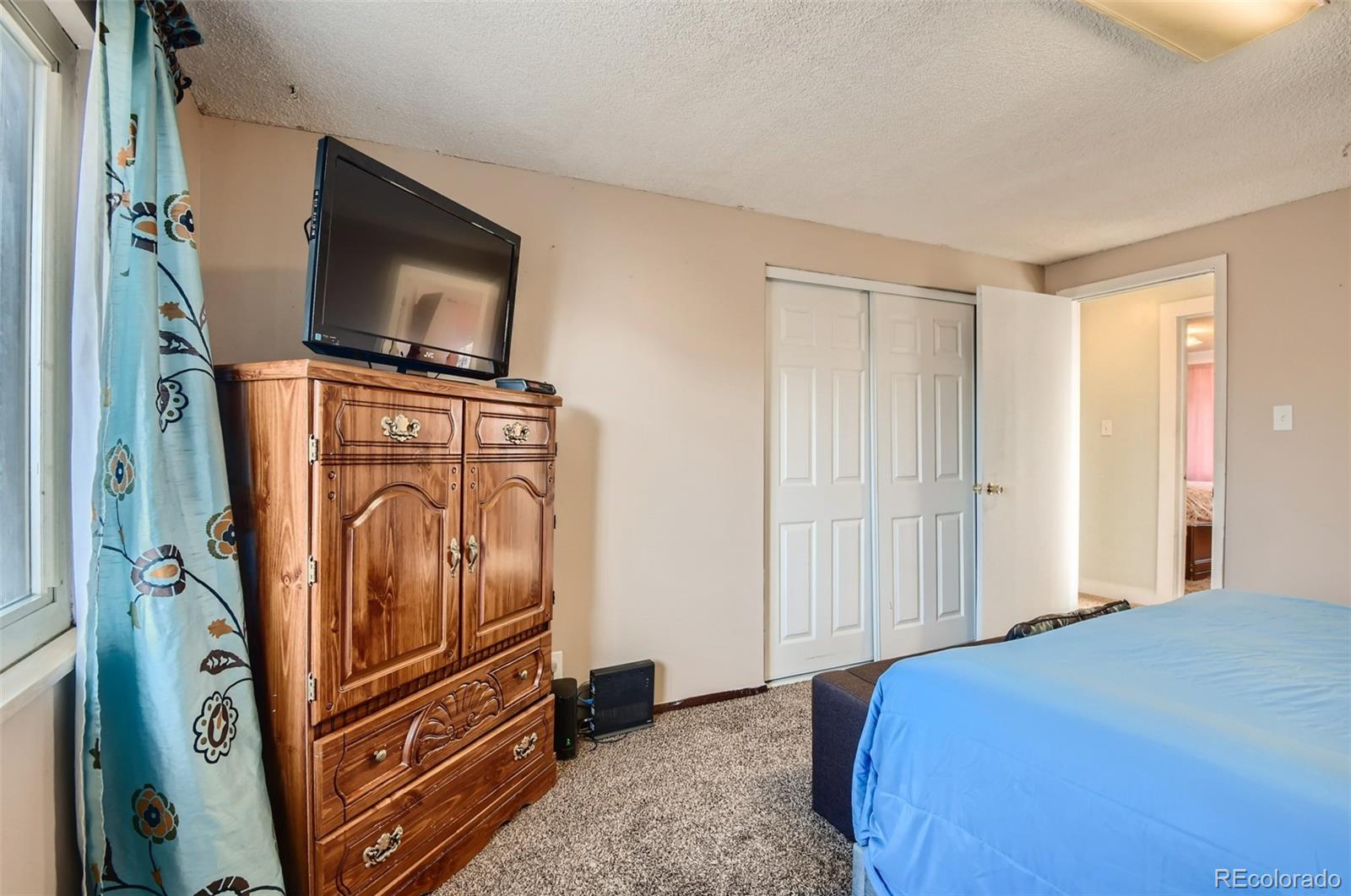 MLS Image #13 for 12395 e 54th ave dr,denver, Colorado
