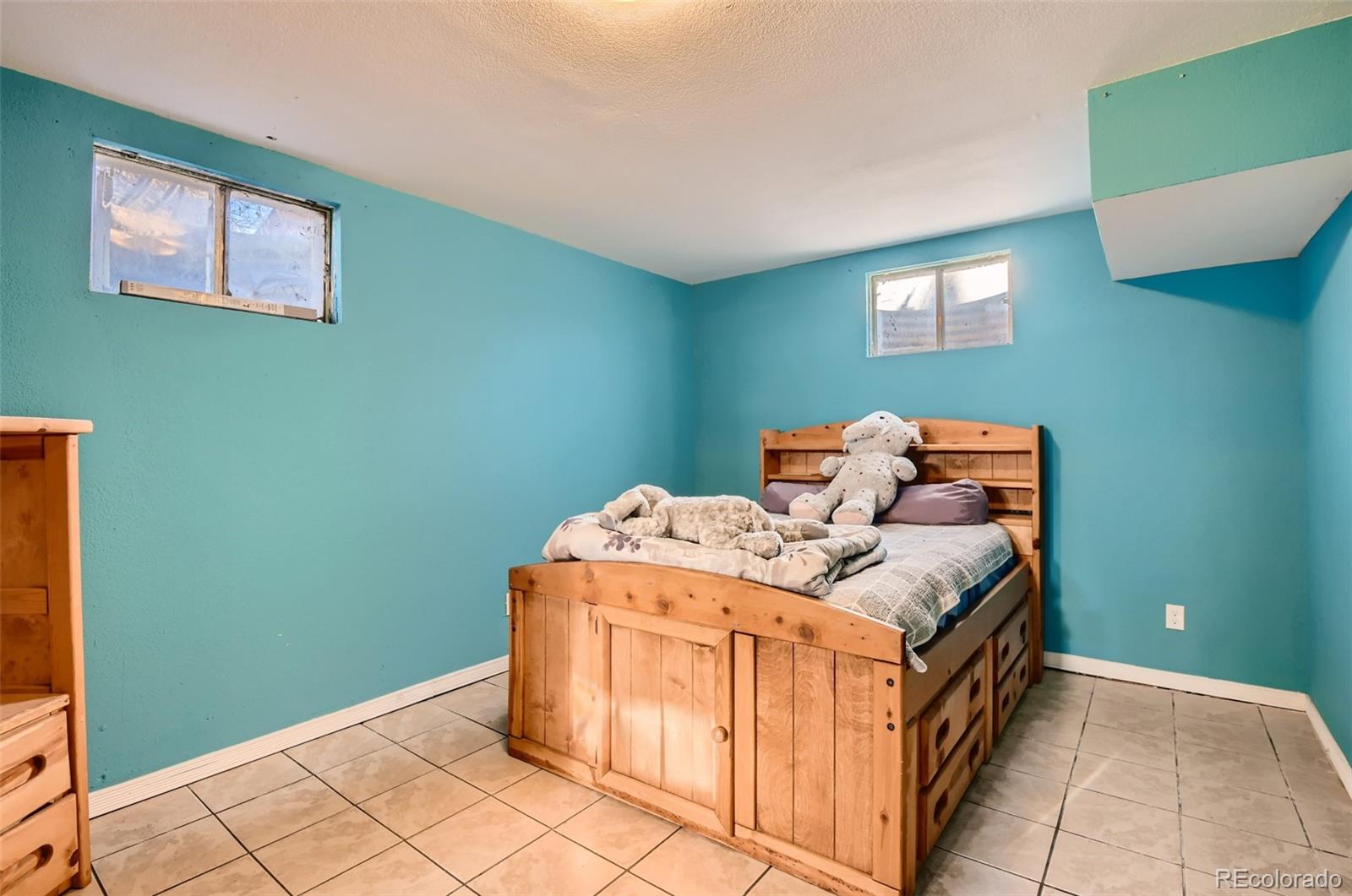 MLS Image #16 for 12395 e 54th ave dr,denver, Colorado