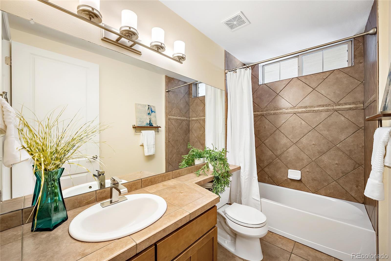MLS Image #11 for 1100 n grant street,denver, Colorado