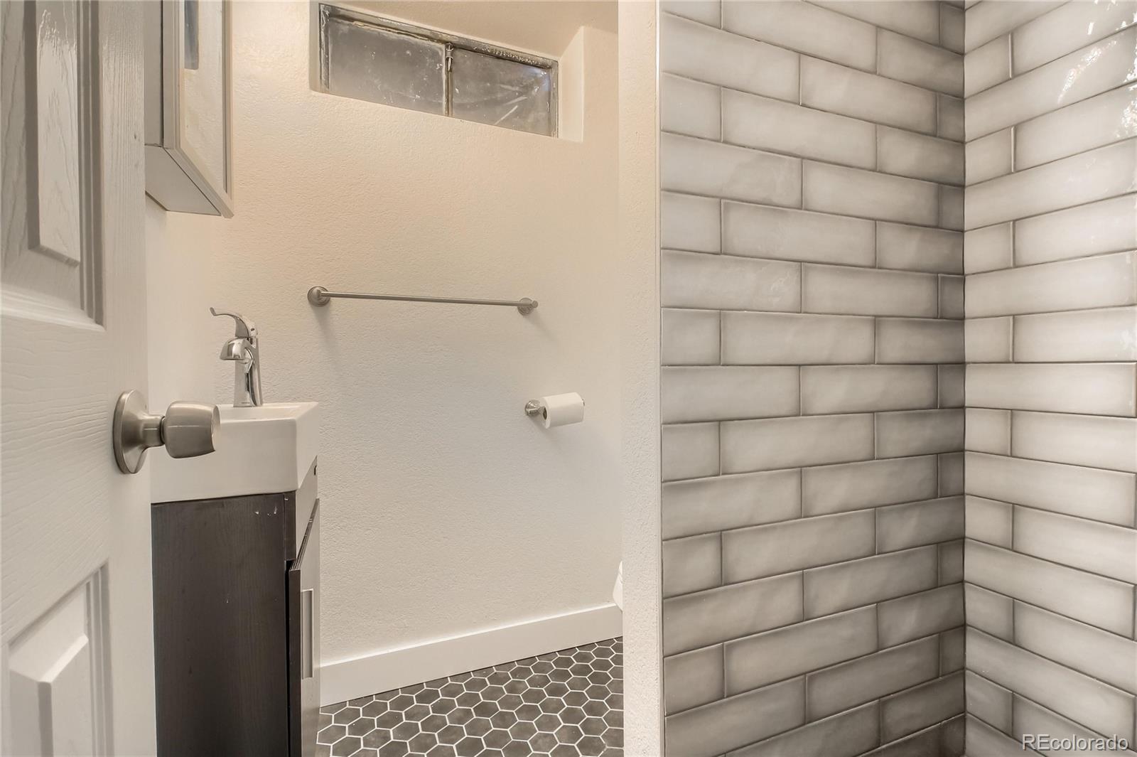 MLS Image #28 for 3055  jasmine street,denver, Colorado