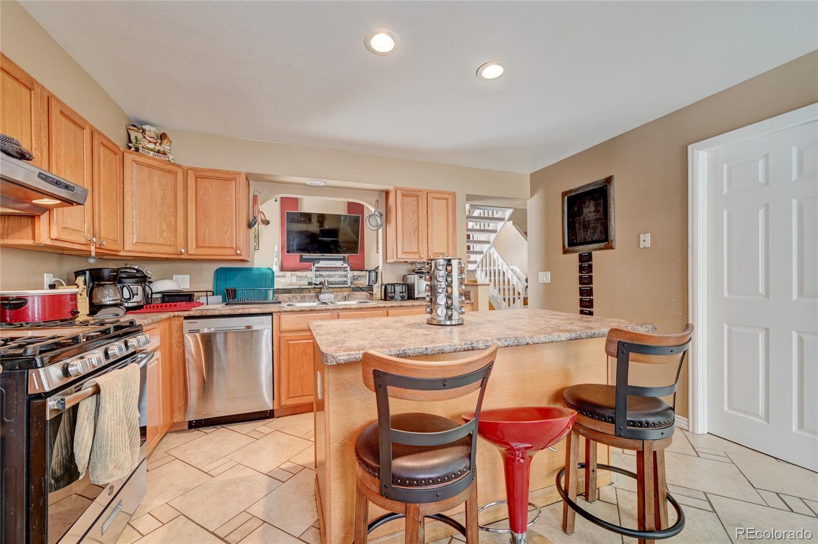 MLS Image #13 for 19340 e 45th avenue,denver, Colorado