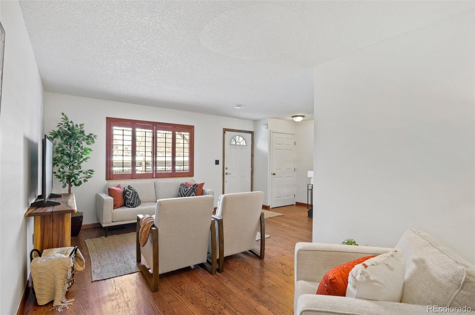MLS Image #6 for 6844 s broadway ,centennial, Colorado