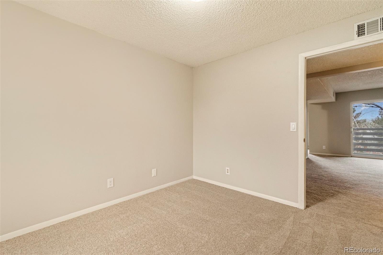 MLS Image #14 for 3141 s tamarac drive,denver, Colorado