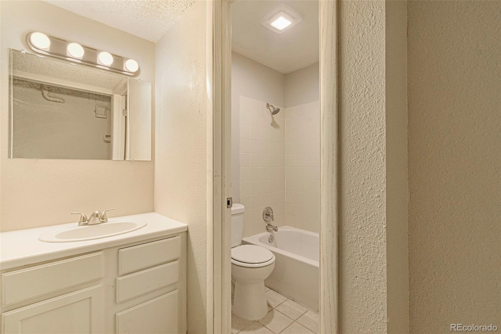 MLS Image #3 for 3141 s tamarac drive,denver, Colorado