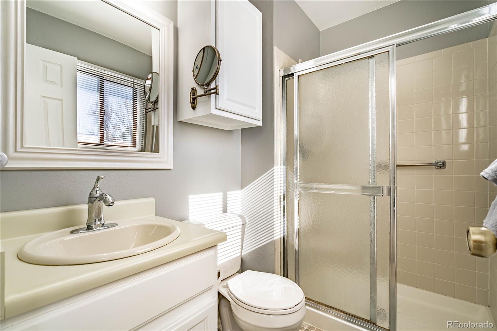MLS Image #11 for 11154 e ohio place,aurora, Colorado