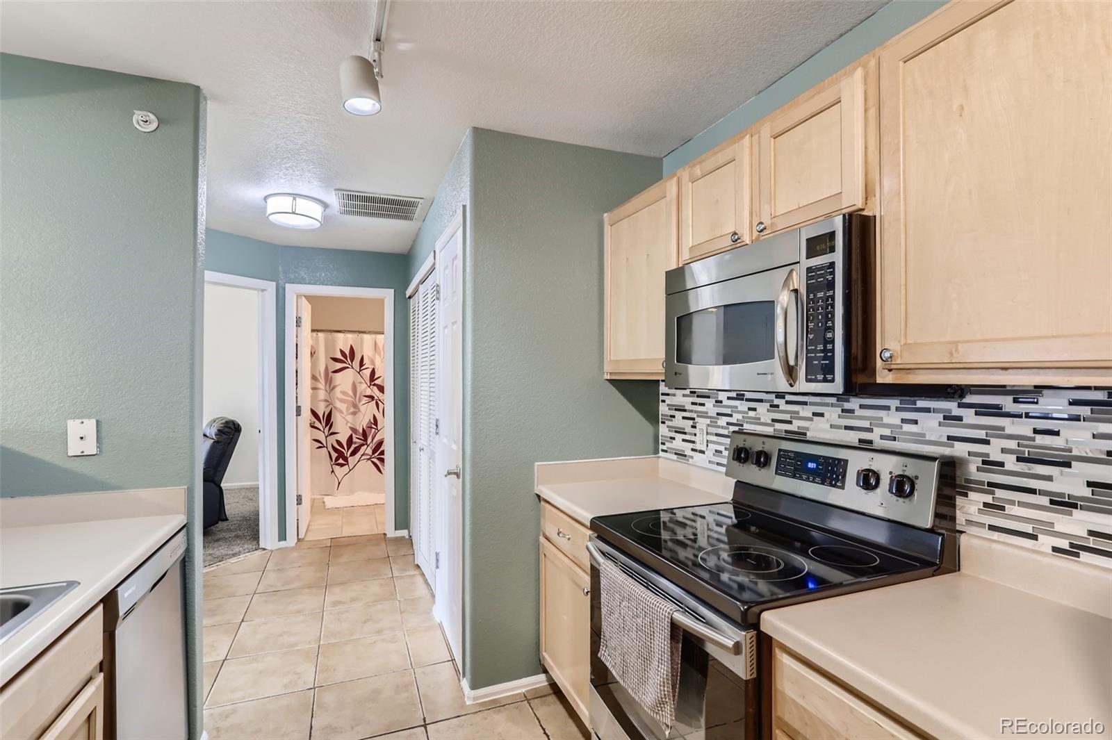 MLS Image #10 for 5255  memphis street,denver, Colorado