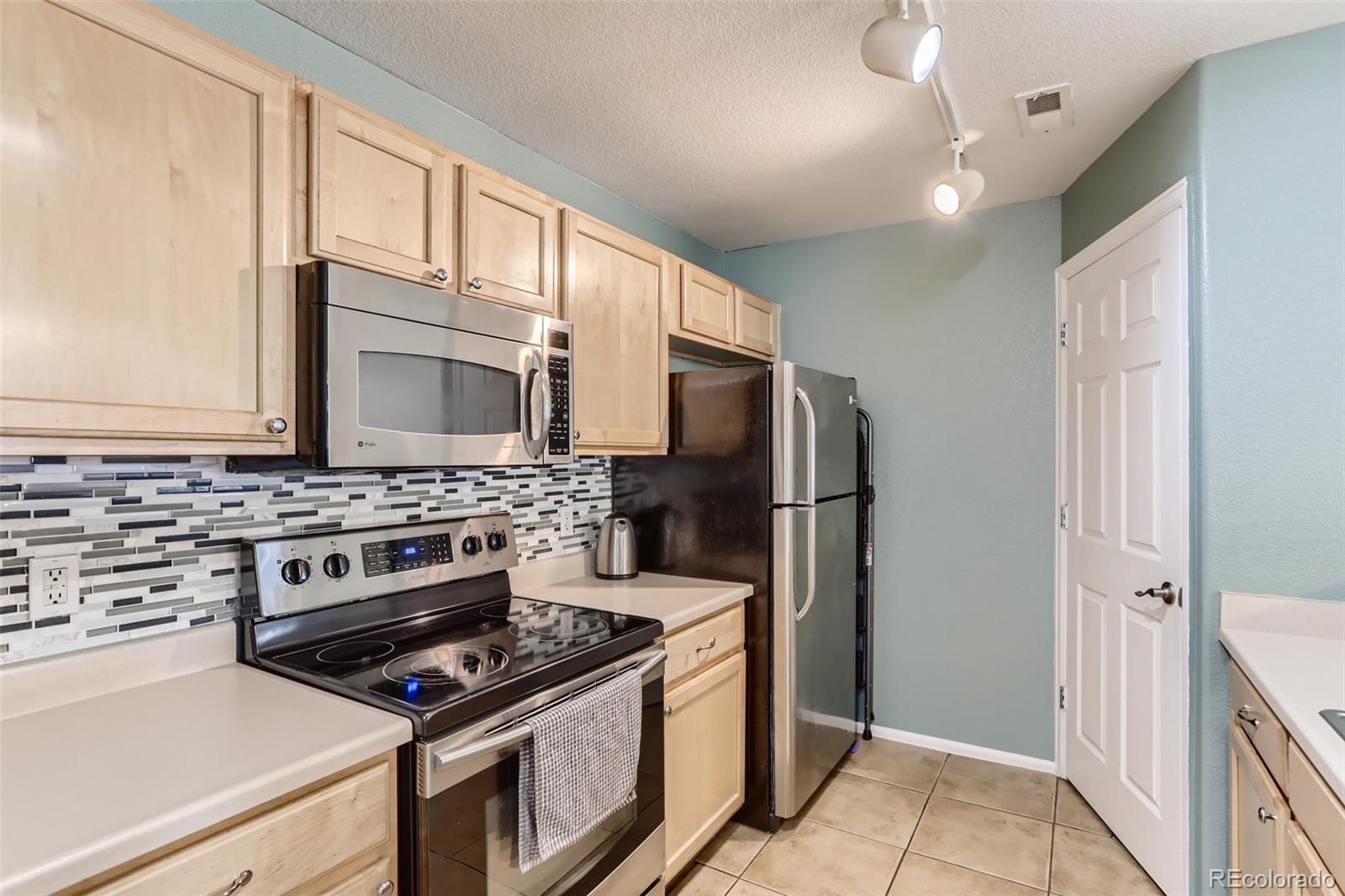 MLS Image #7 for 5255  memphis street,denver, Colorado