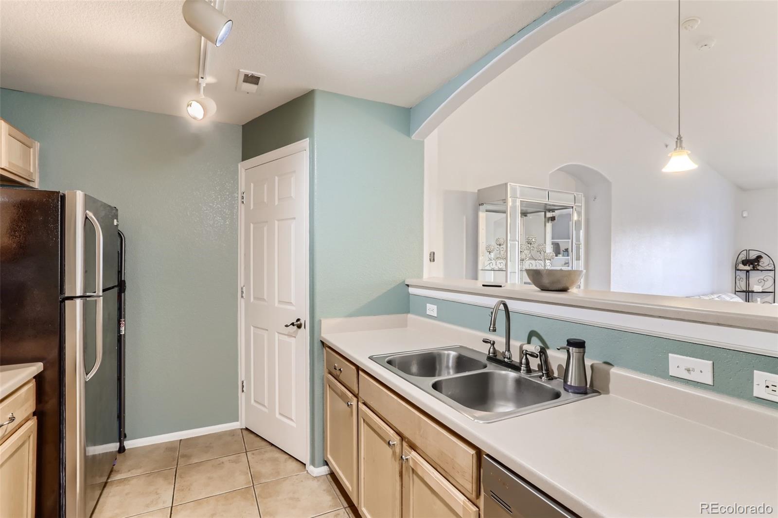 MLS Image #8 for 5255  memphis street,denver, Colorado