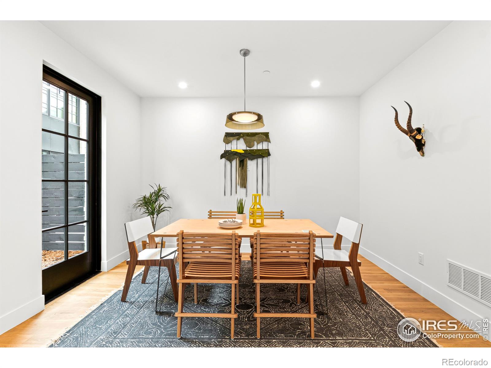 MLS Image #12 for 2116  pearl street,boulder, Colorado