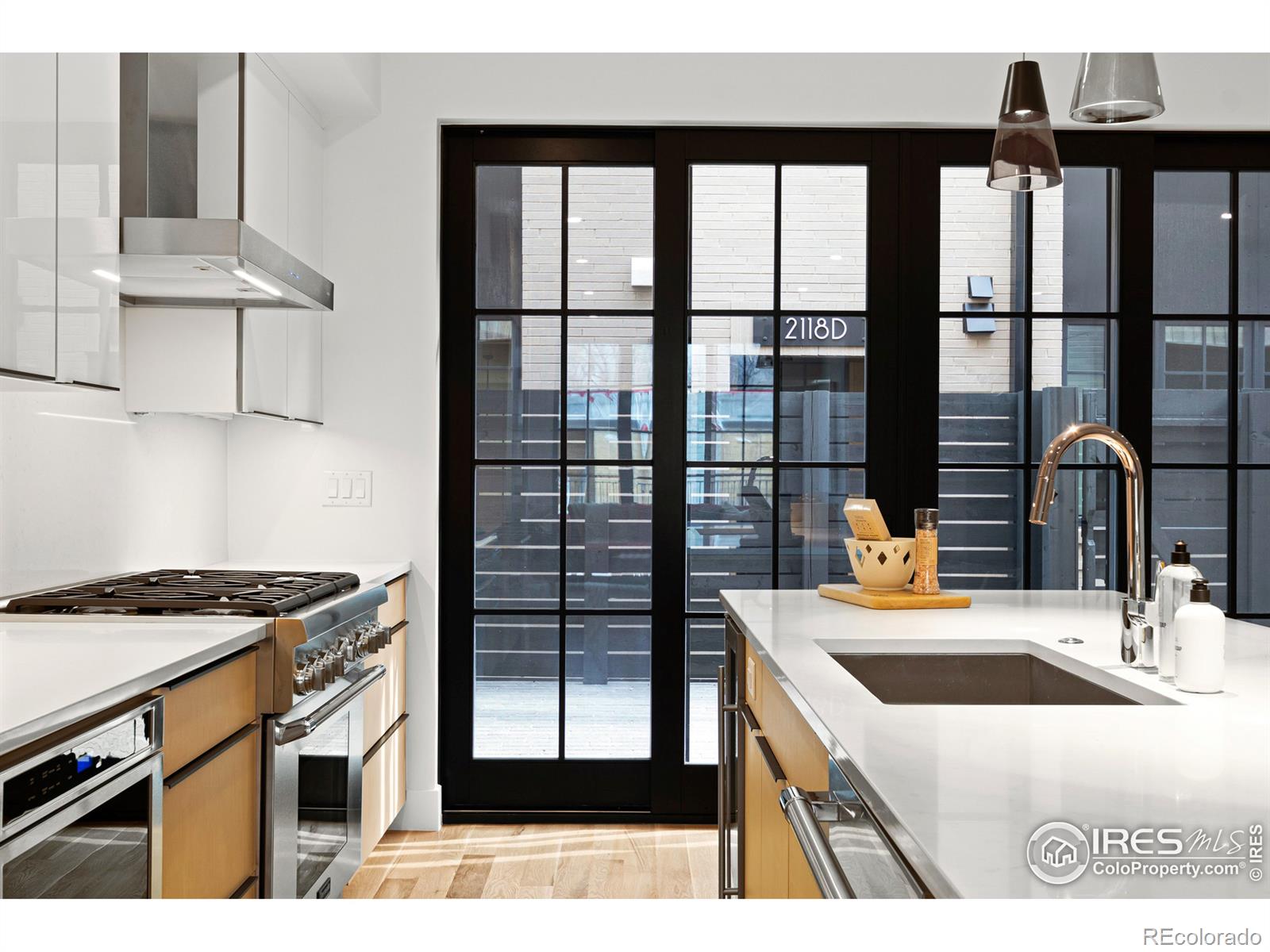 MLS Image #3 for 2116  pearl street,boulder, Colorado