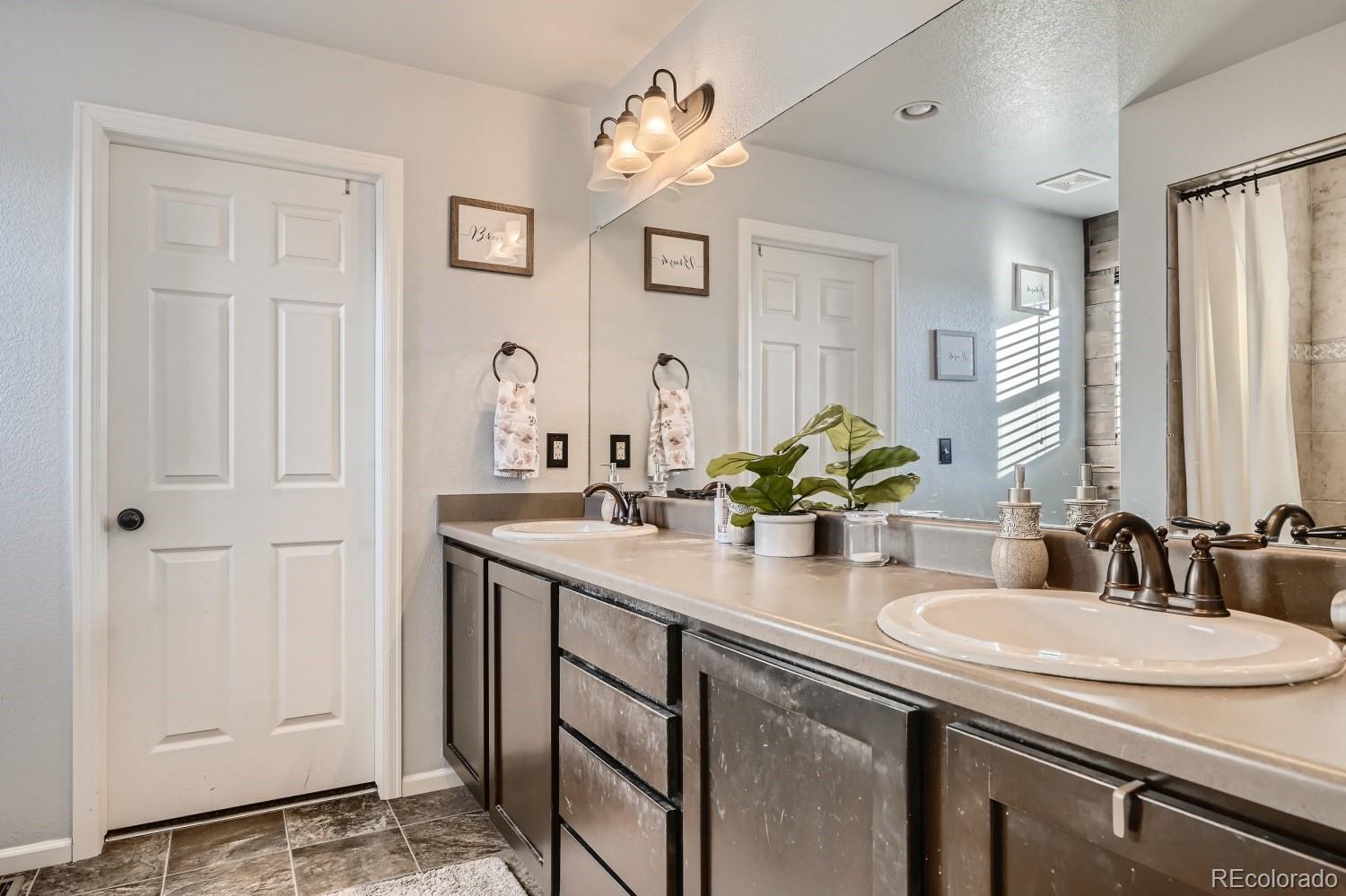 MLS Image #18 for 4993  cathay court,denver, Colorado