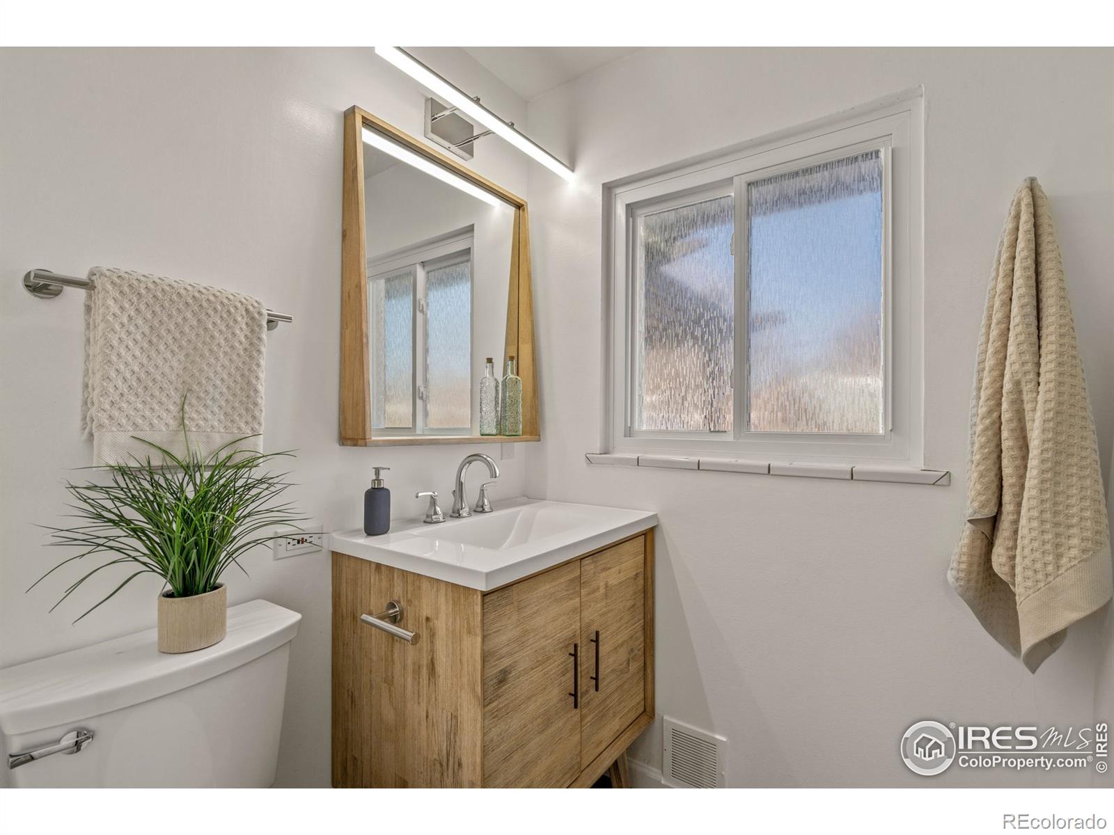 MLS Image #15 for 2505 s cherry street,denver, Colorado