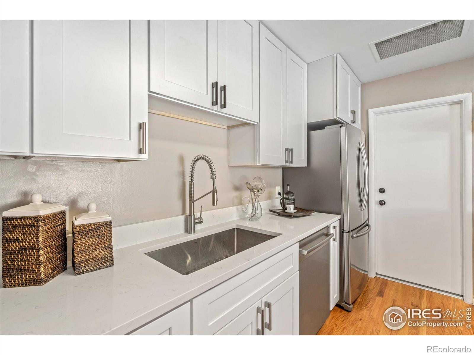 MLS Image #6 for 2505 s cherry street,denver, Colorado