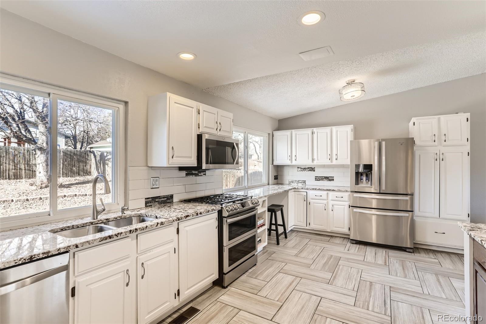 MLS Image #3 for 3744 s mission parkway,aurora, Colorado
