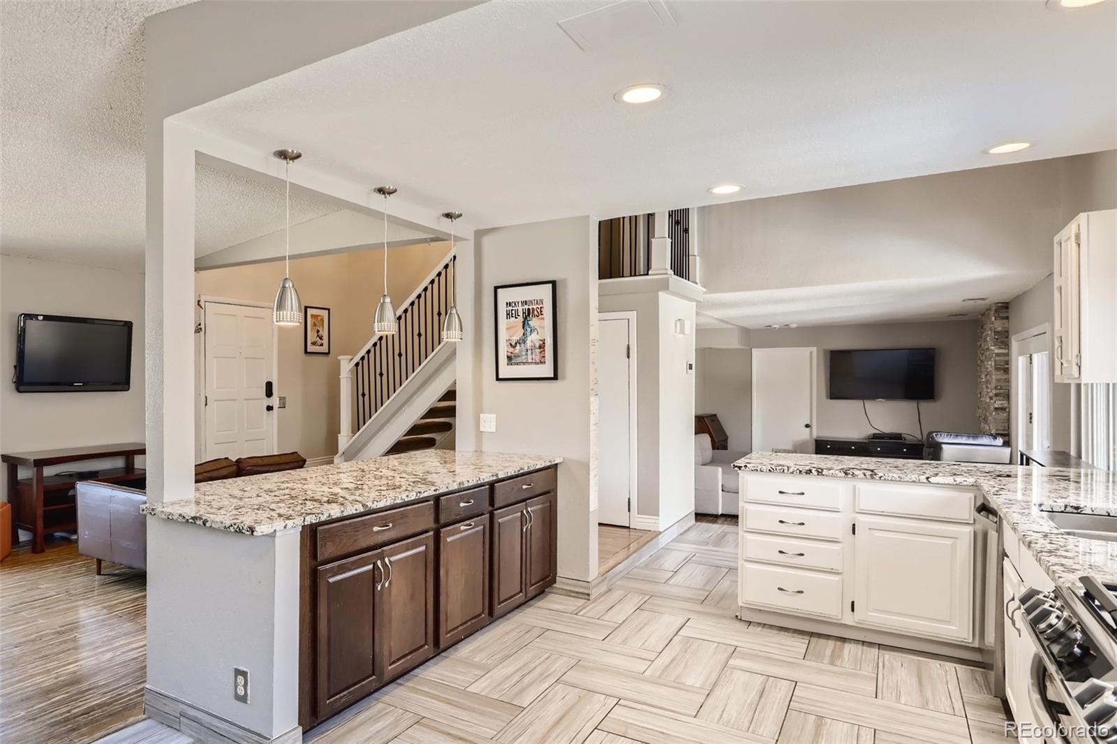 MLS Image #4 for 3744 s mission parkway,aurora, Colorado