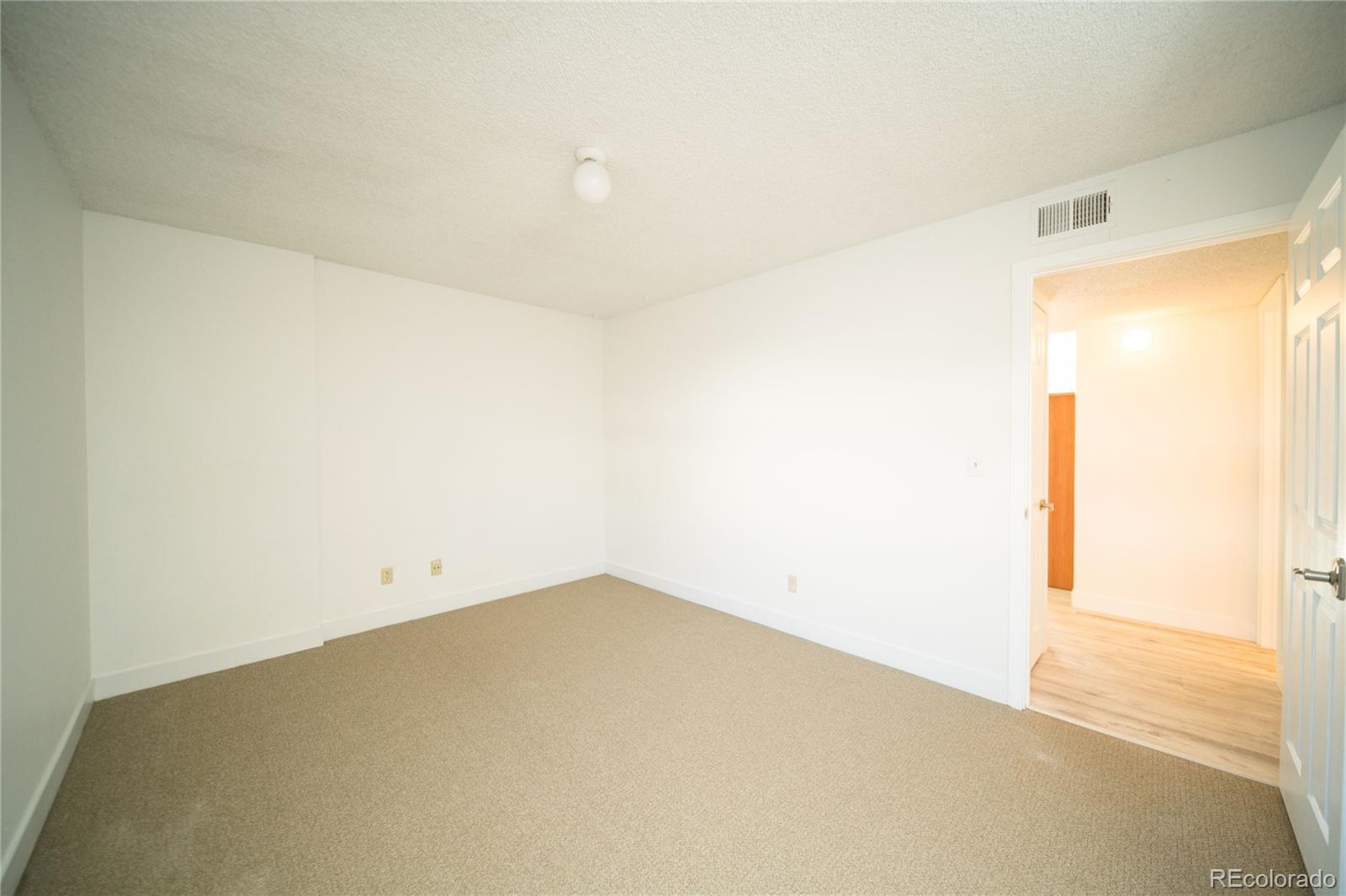 MLS Image #13 for 3141 s tamarac drive,denver, Colorado
