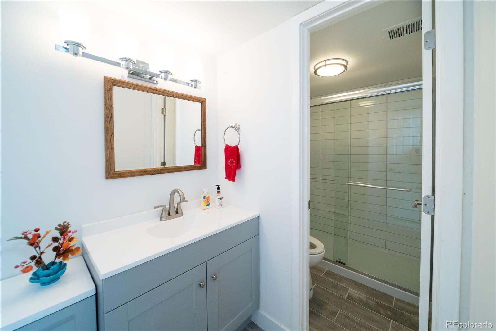 MLS Image #15 for 3141 s tamarac drive,denver, Colorado
