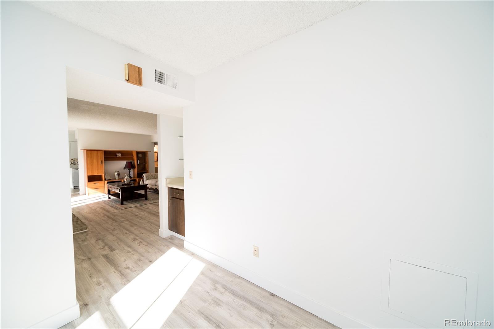MLS Image #23 for 3141 s tamarac drive,denver, Colorado
