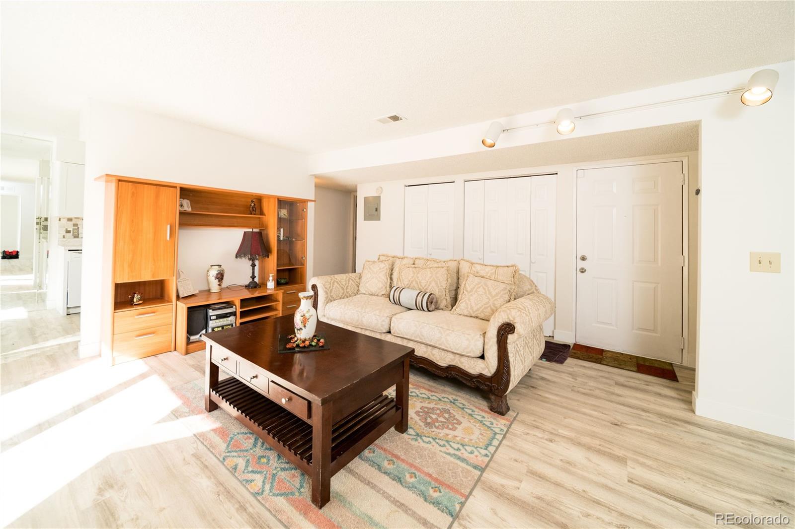 MLS Image #3 for 3141 s tamarac drive,denver, Colorado