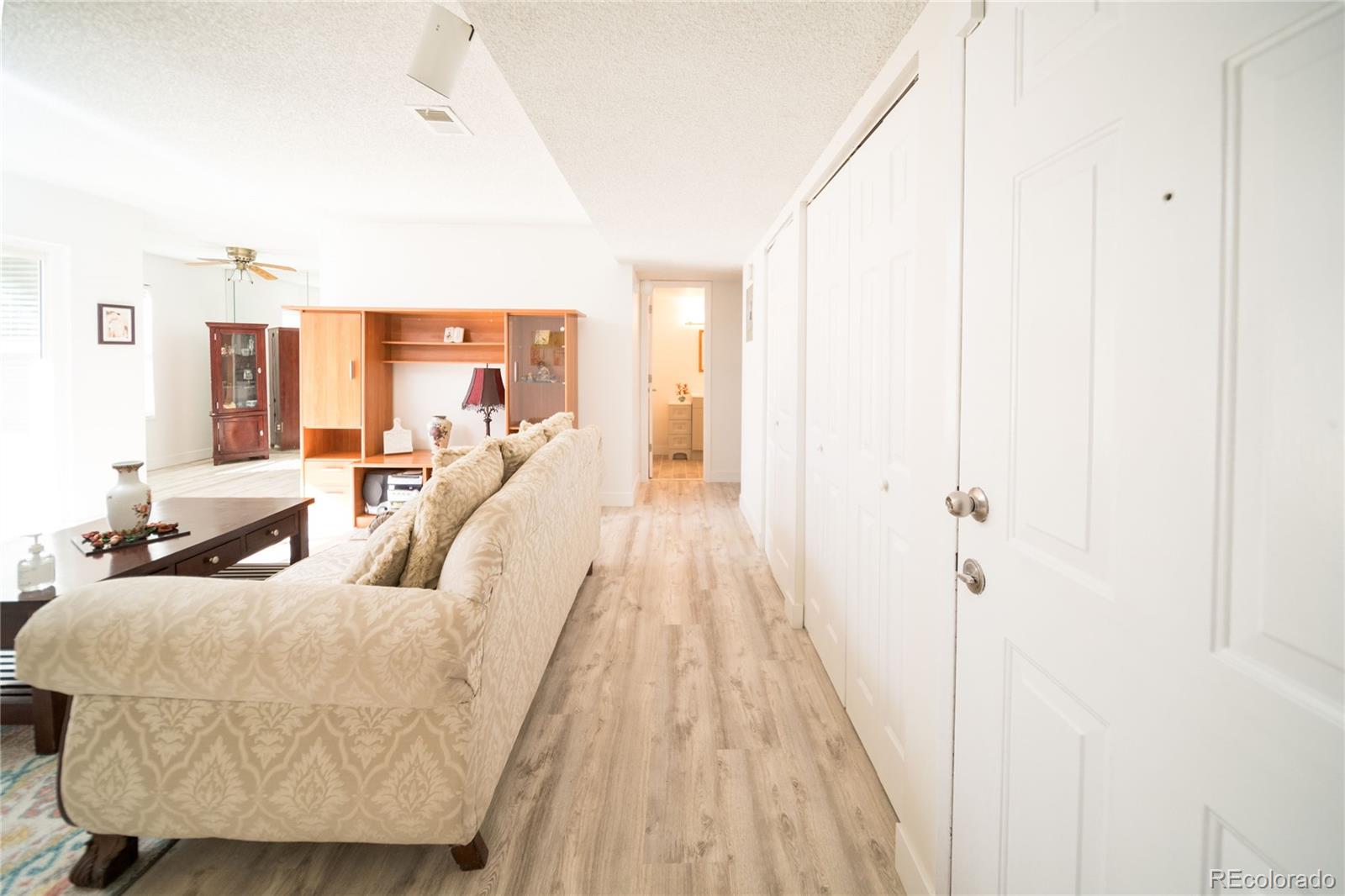 MLS Image #6 for 3141 s tamarac drive,denver, Colorado
