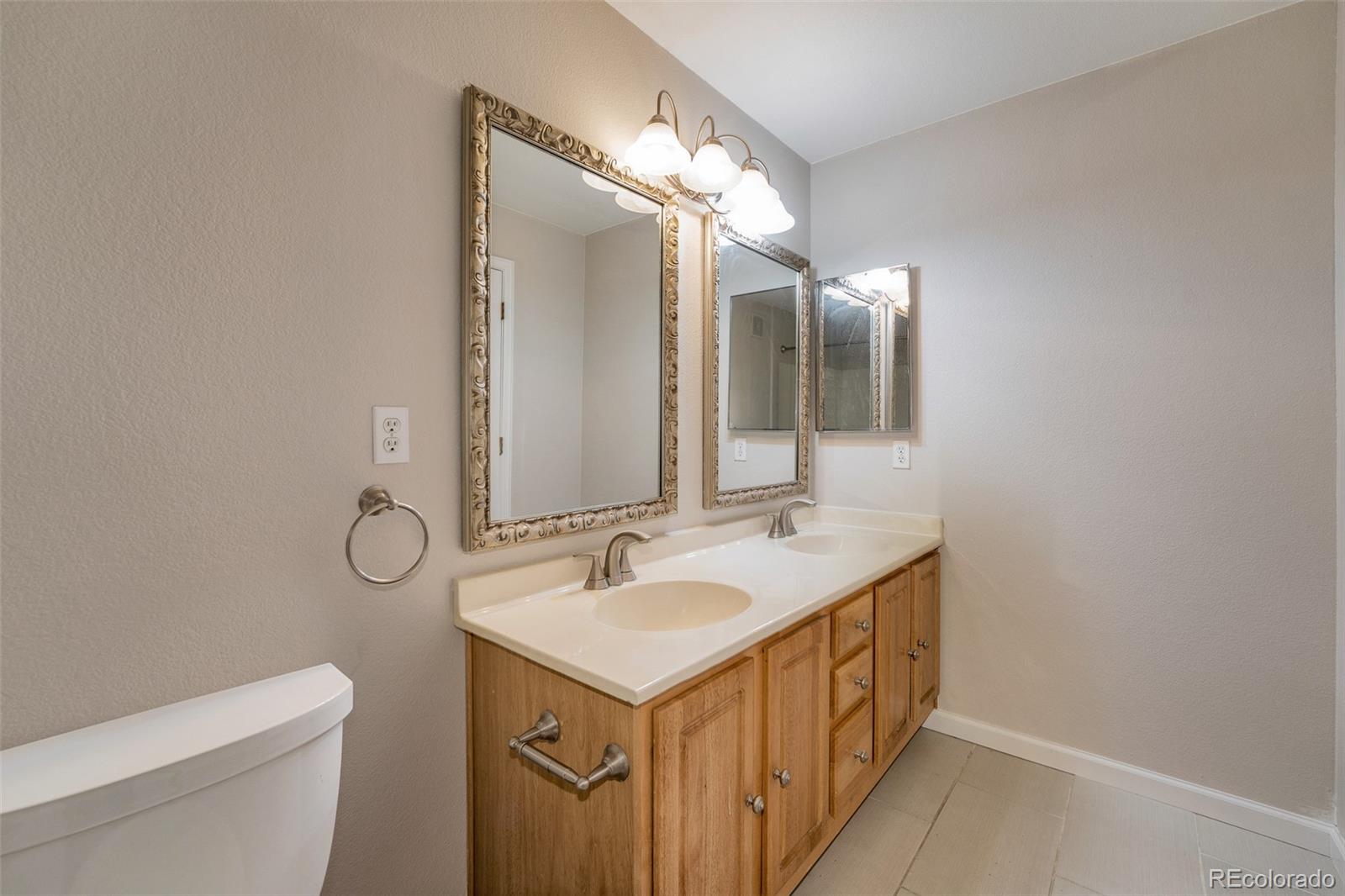 MLS Image #17 for 4875 s balsam way,littleton, Colorado
