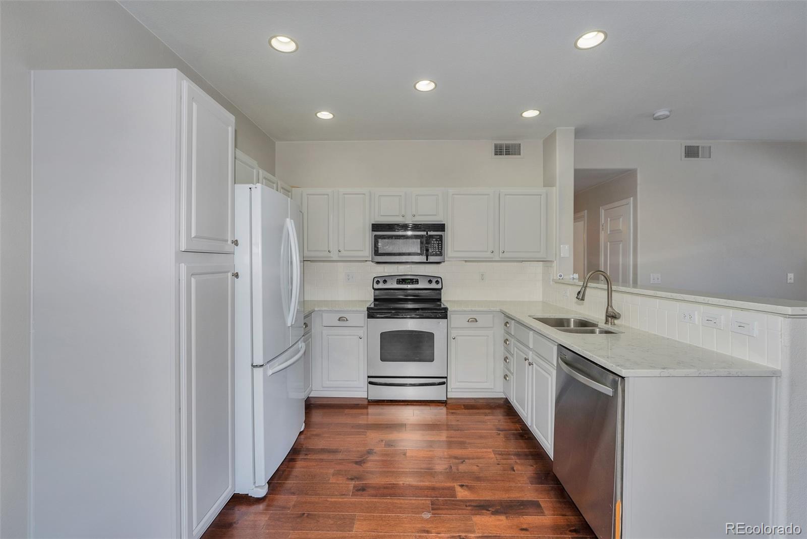 MLS Image #3 for 4875 s balsam way,littleton, Colorado