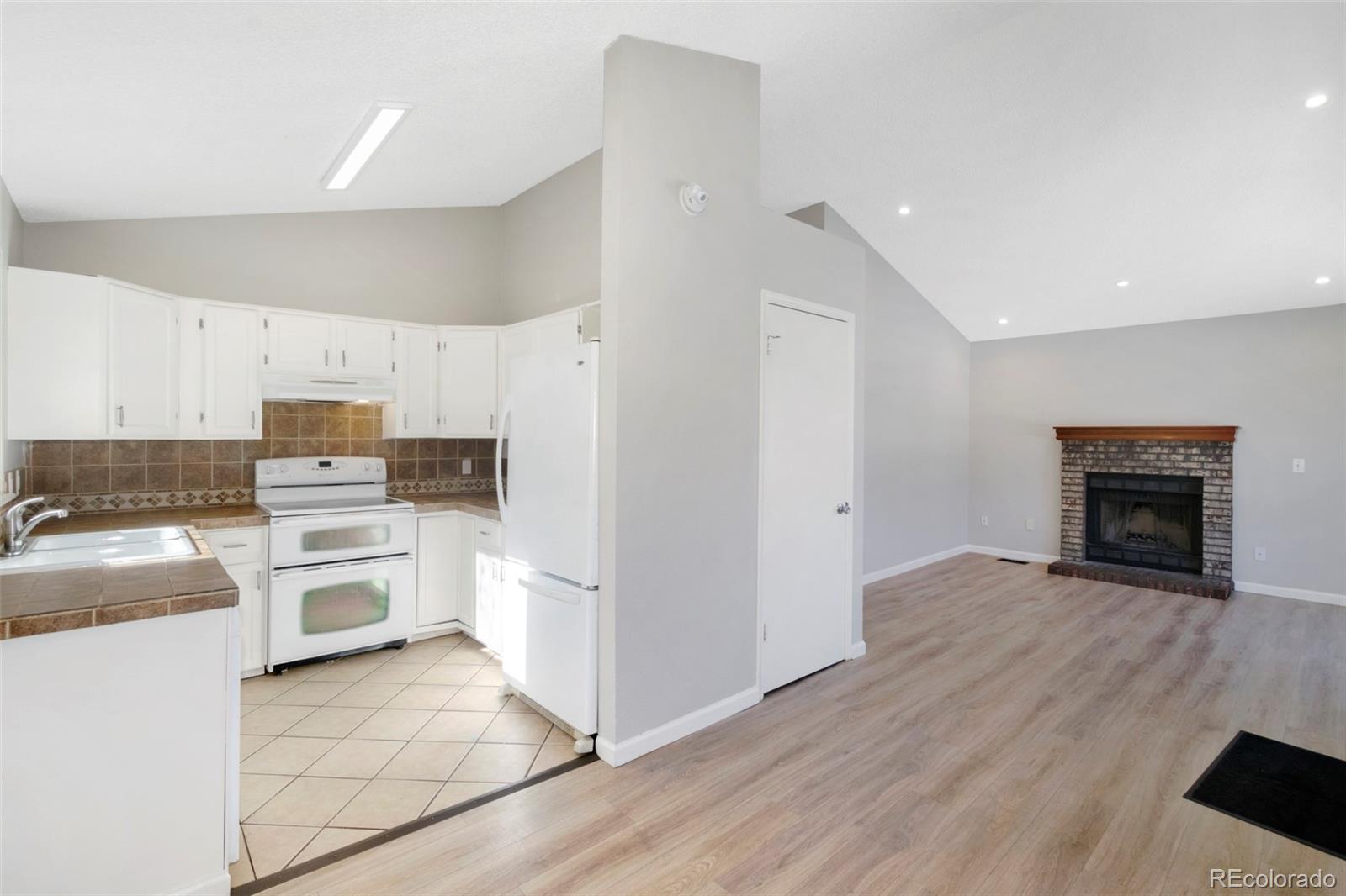 MLS Image #8 for 4767 s zeno street,aurora, Colorado