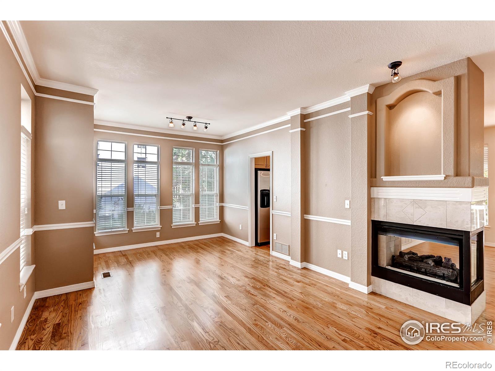 MLS Image #3 for 1303  oakleaf circle,boulder, Colorado