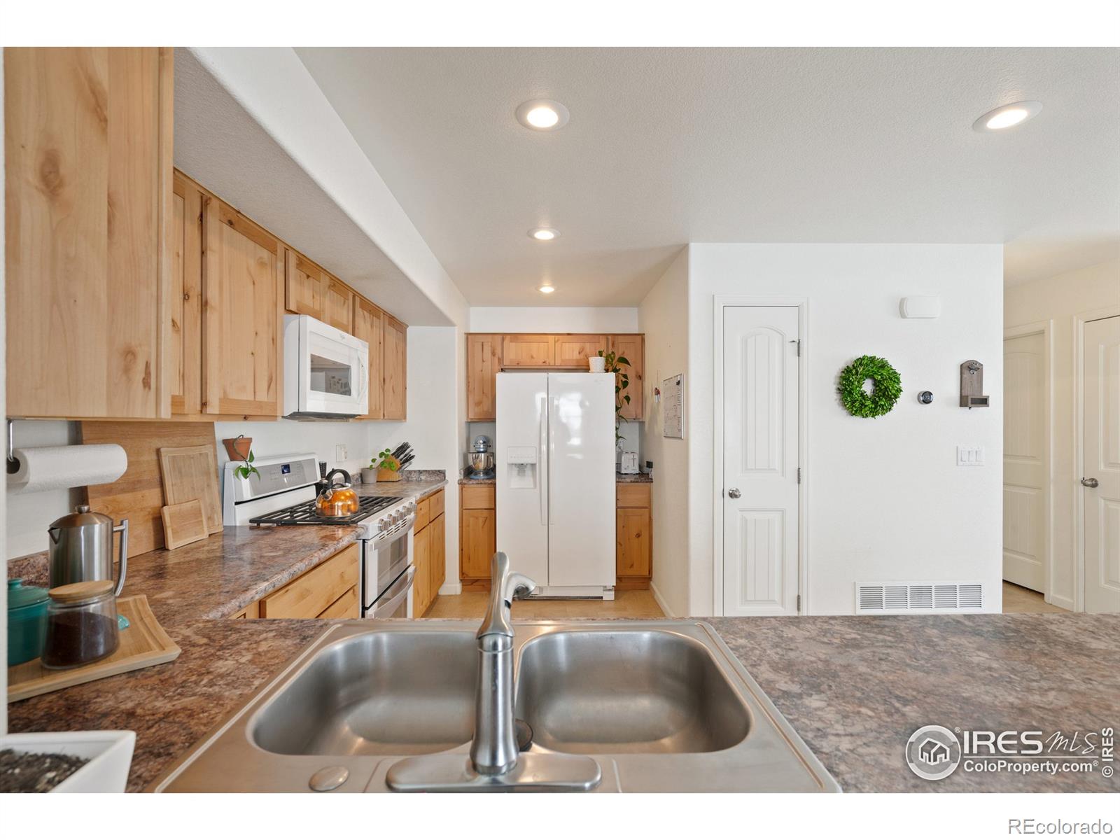 MLS Image #5 for 3147  alybar drive,wellington, Colorado