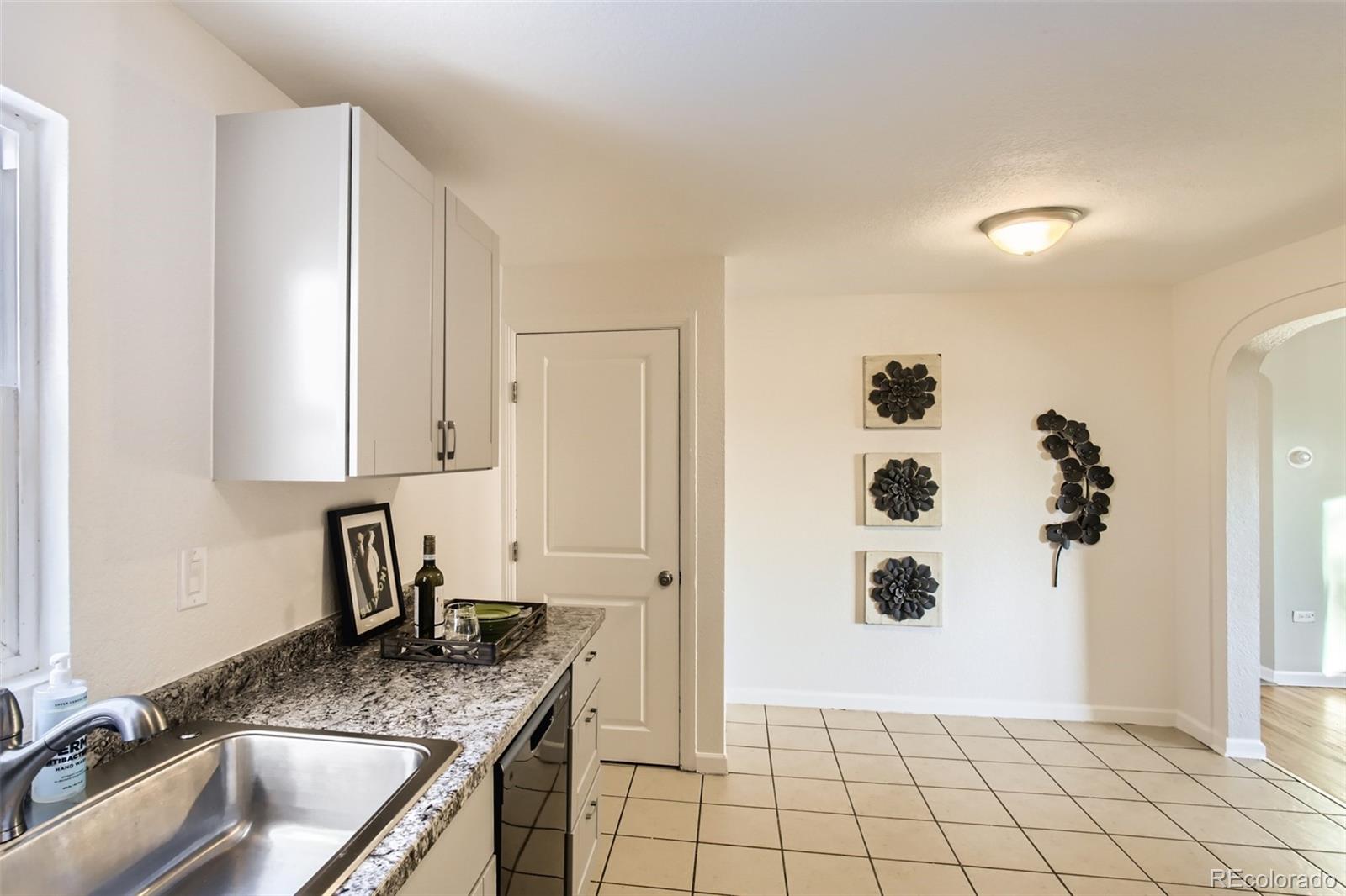 MLS Image #6 for 2811 w bayaud avenue,denver, Colorado