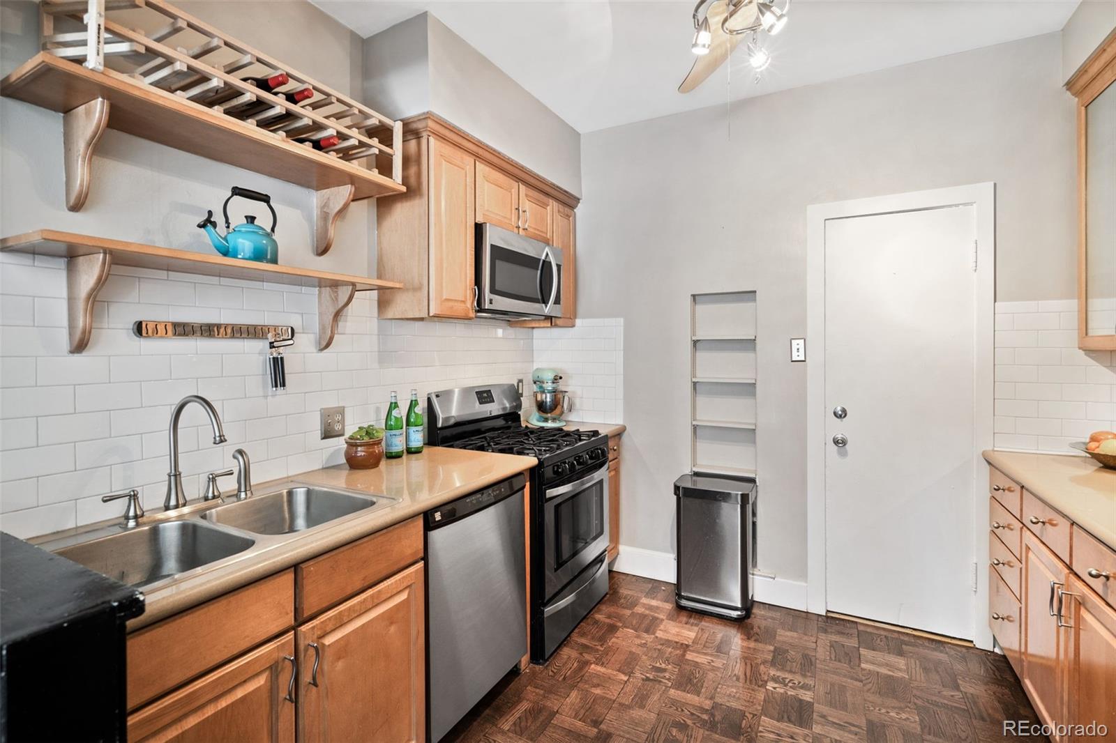 MLS Image #27 for 963 n logan street,denver, Colorado
