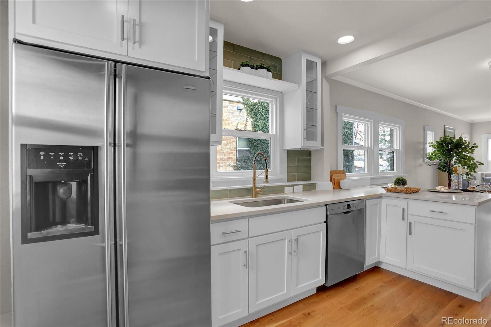 MLS Image #11 for 586 s emerson street,denver, Colorado