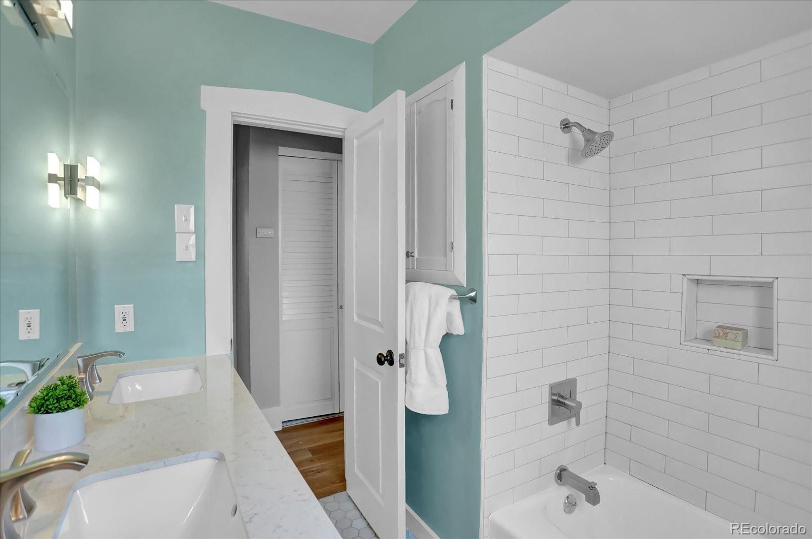 MLS Image #16 for 586 s emerson street,denver, Colorado