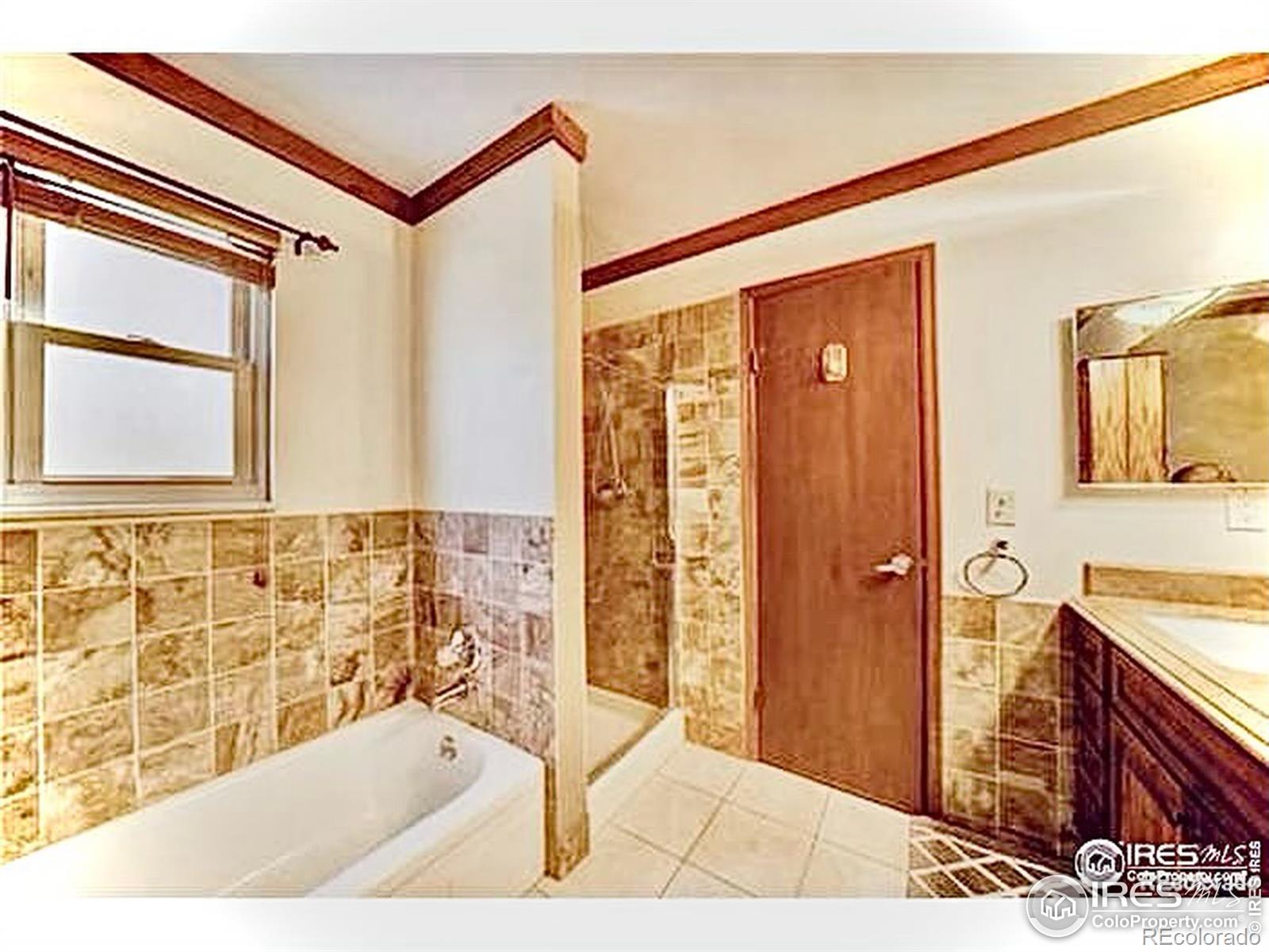 MLS Image #23 for 12198 e vassar drive,aurora, Colorado