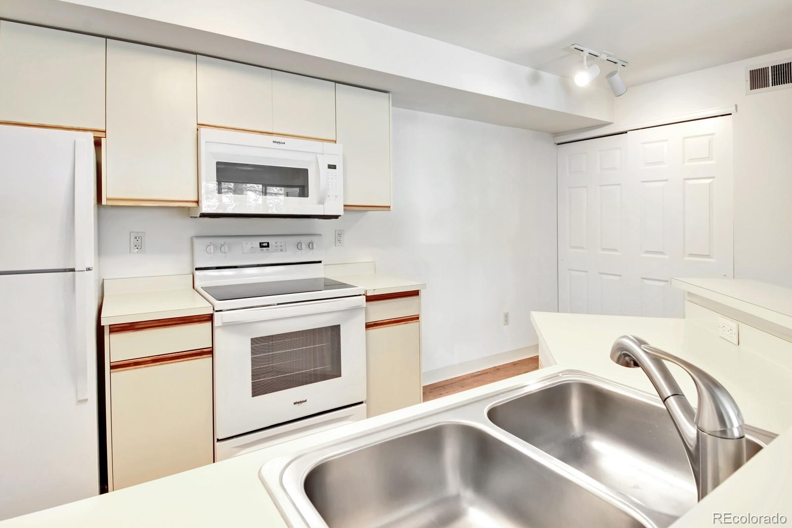 MLS Image #13 for 60 s boulder circle,boulder, Colorado