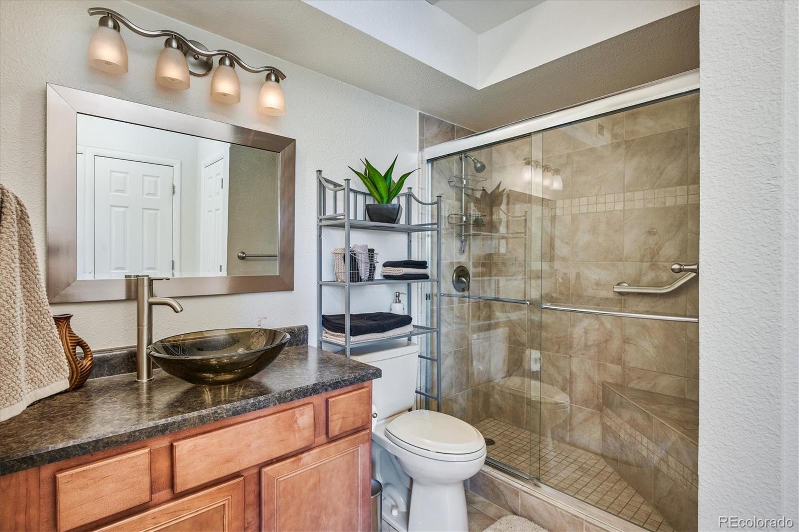 MLS Image #10 for 3825 s monaco parkway,denver, Colorado