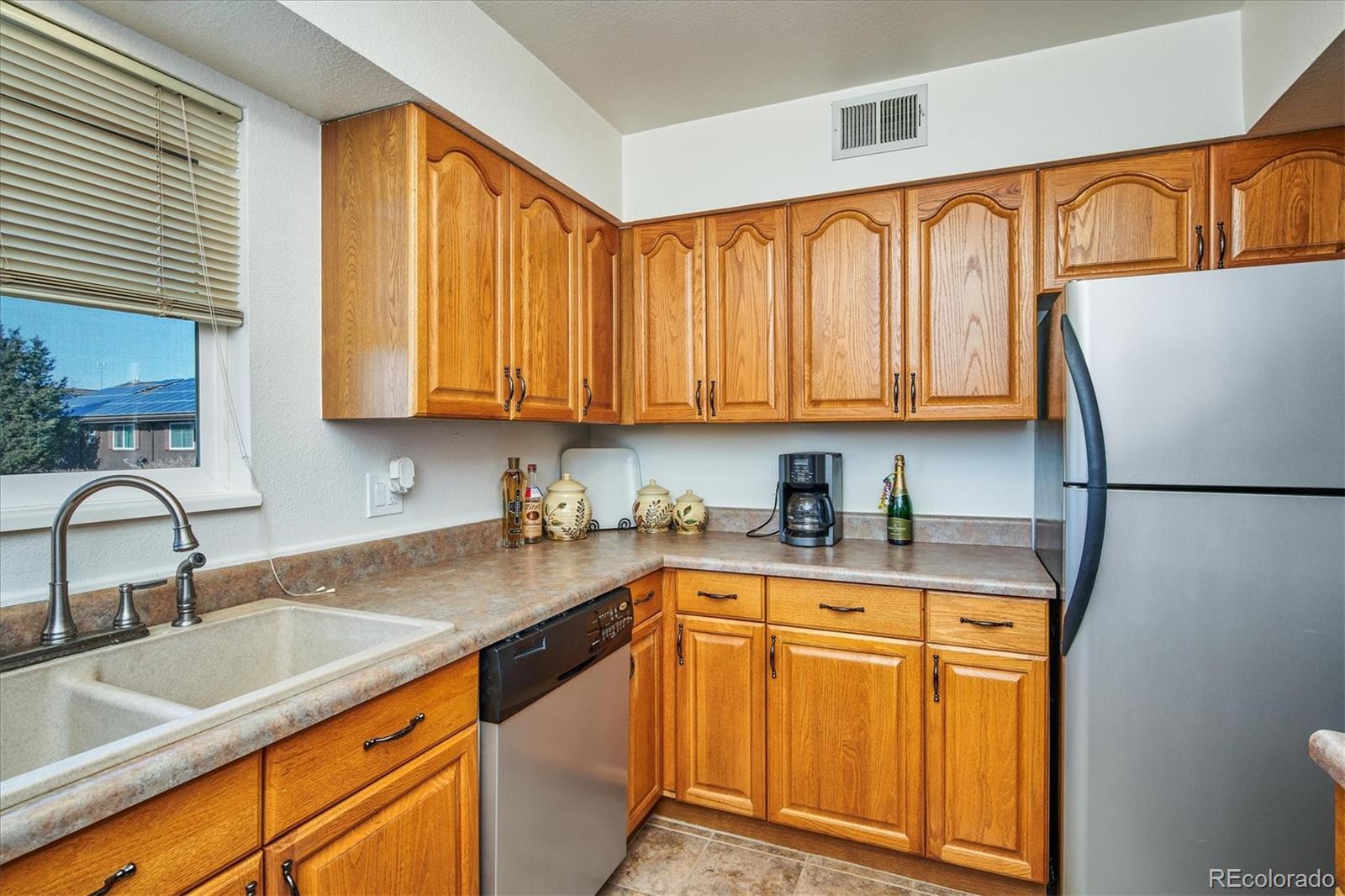 MLS Image #6 for 3825 s monaco parkway,denver, Colorado