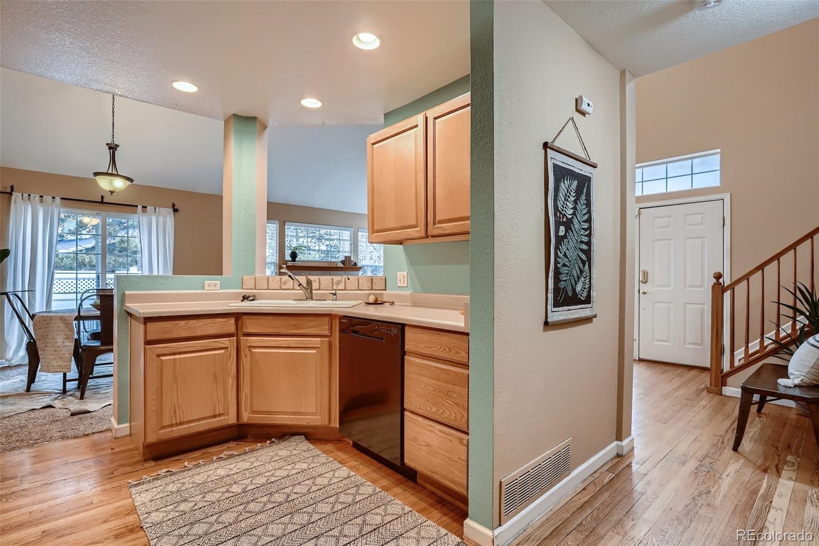 MLS Image #6 for 2202 s tucson way,aurora, Colorado
