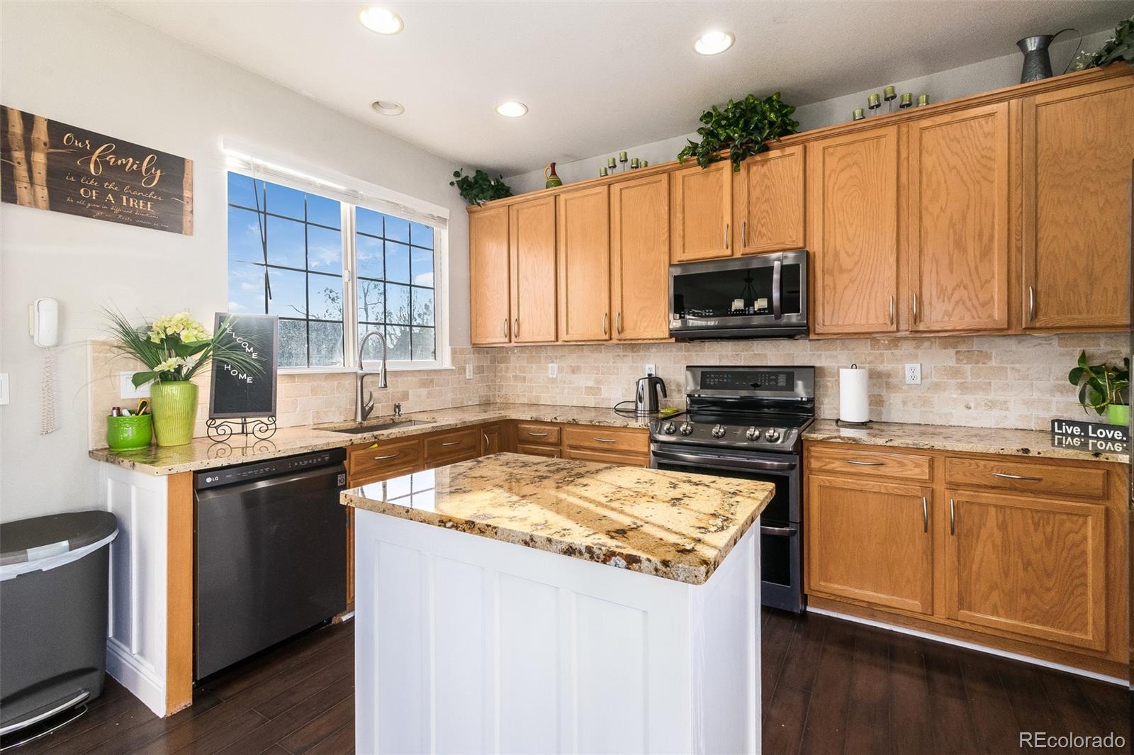 MLS Image #5 for 2503 s biscay court,aurora, Colorado