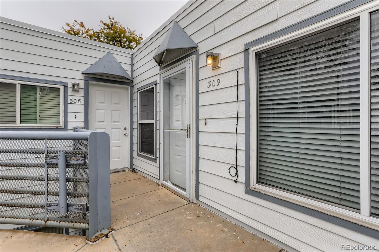 MLS Image #2 for 1226 s monaco parkway,denver, Colorado