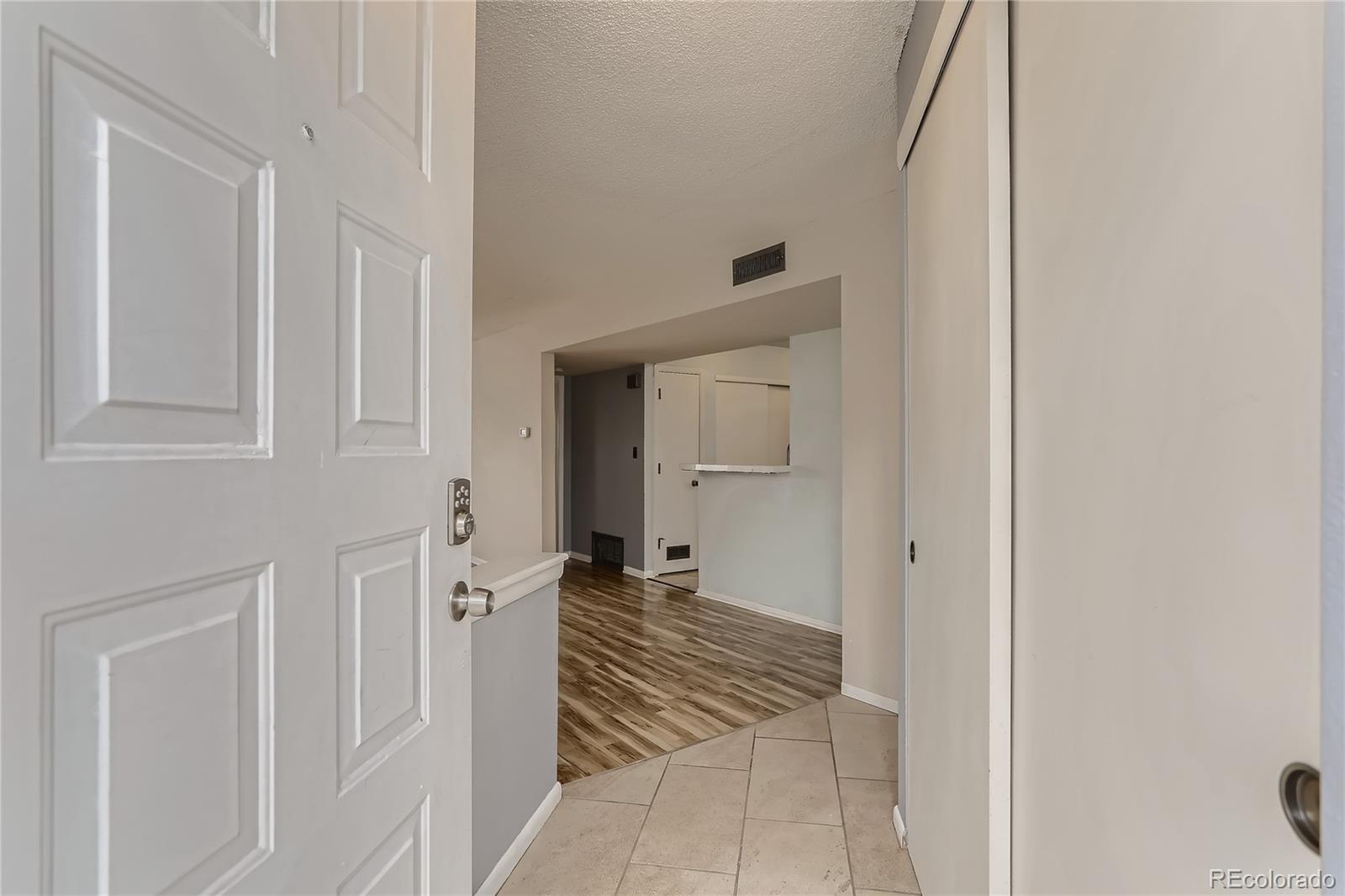 MLS Image #3 for 1226 s monaco parkway,denver, Colorado
