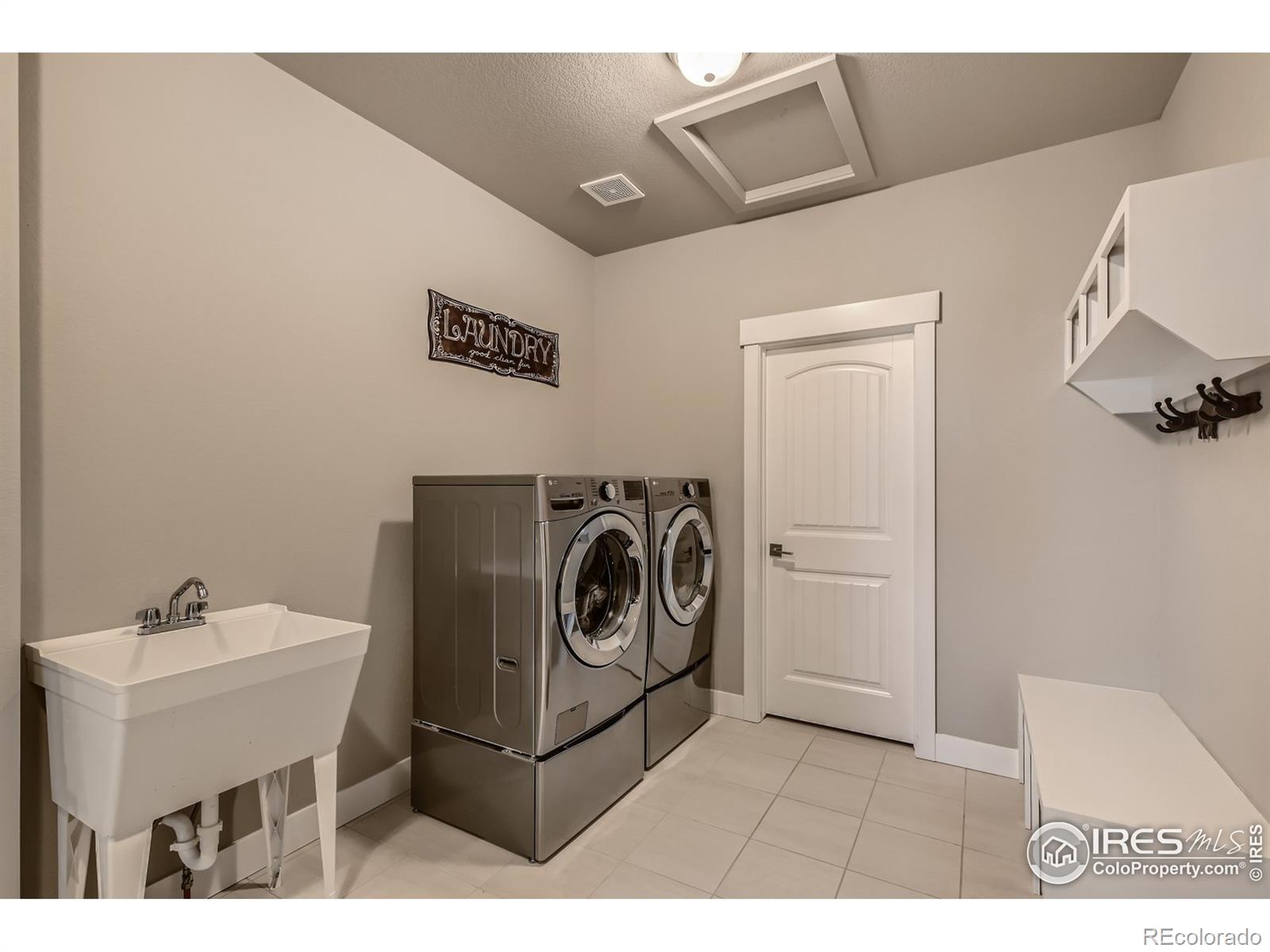 MLS Image #15 for 555  talons reach run,berthoud, Colorado