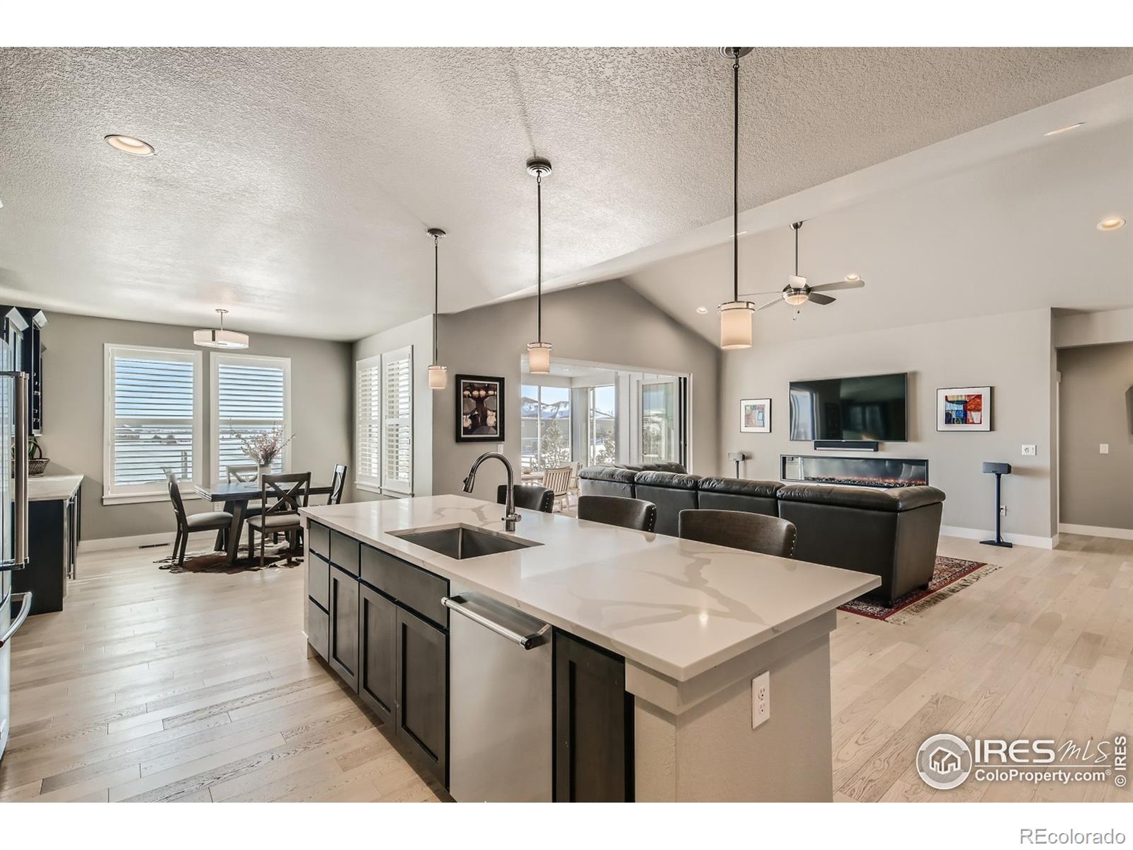 MLS Image #5 for 555  talons reach run,berthoud, Colorado