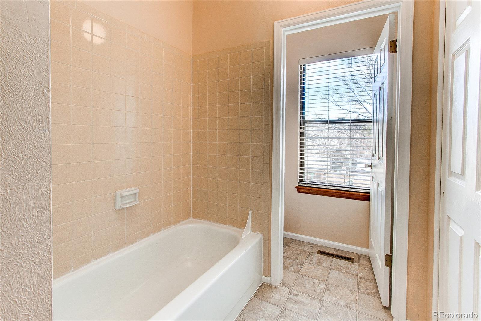 MLS Image #13 for 4662 s fraser circle,aurora, Colorado