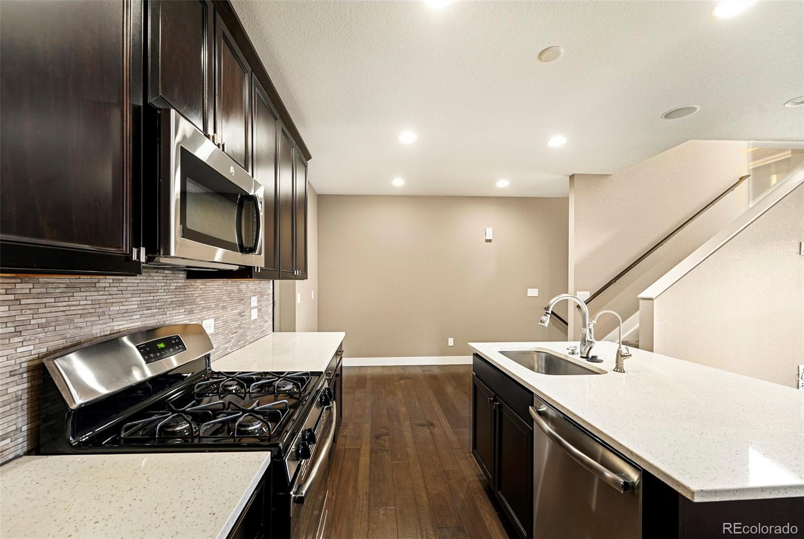 MLS Image #3 for 15681 e broncos place,englewood, Colorado