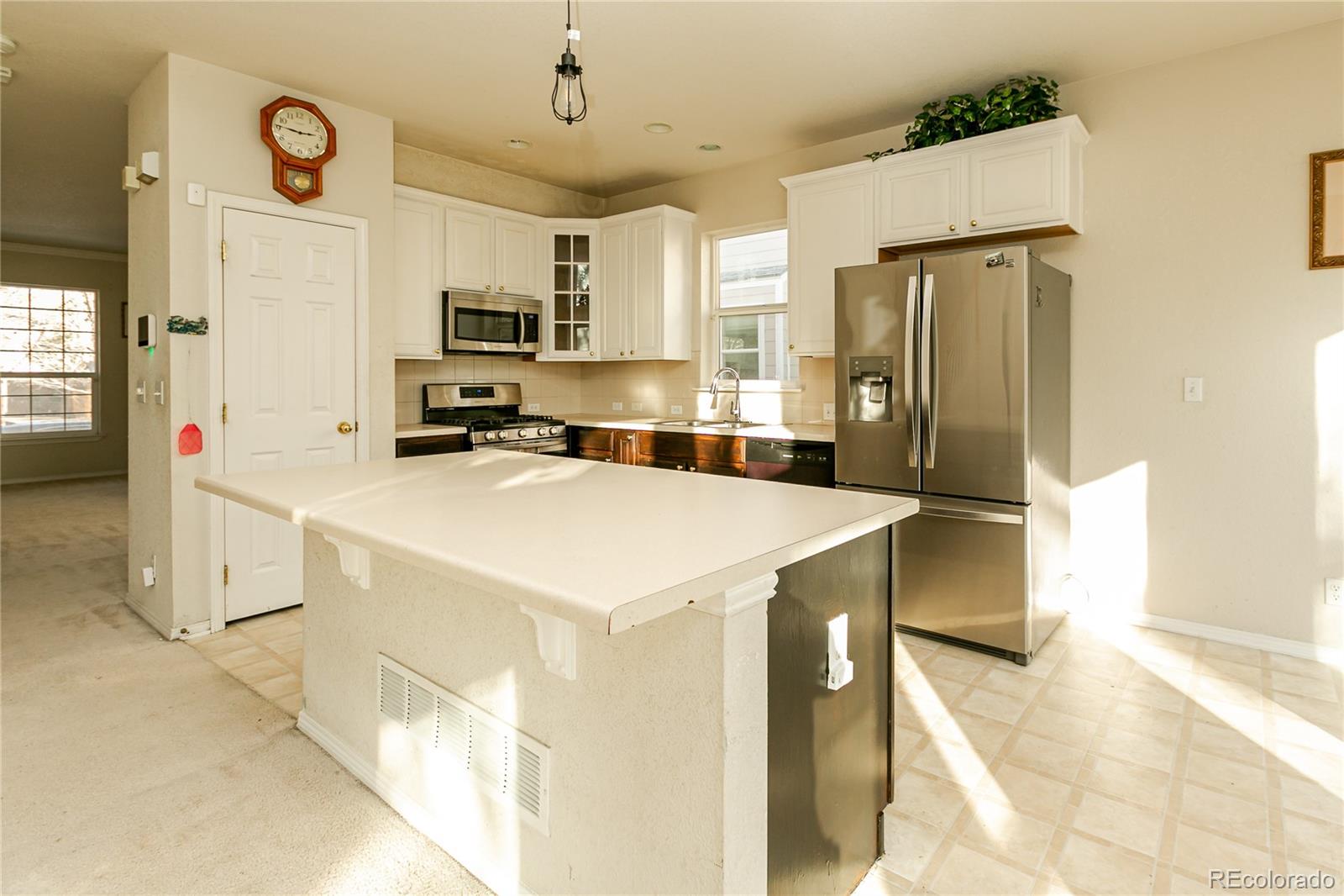 MLS Image #10 for 15556 e 7th avenue,aurora, Colorado